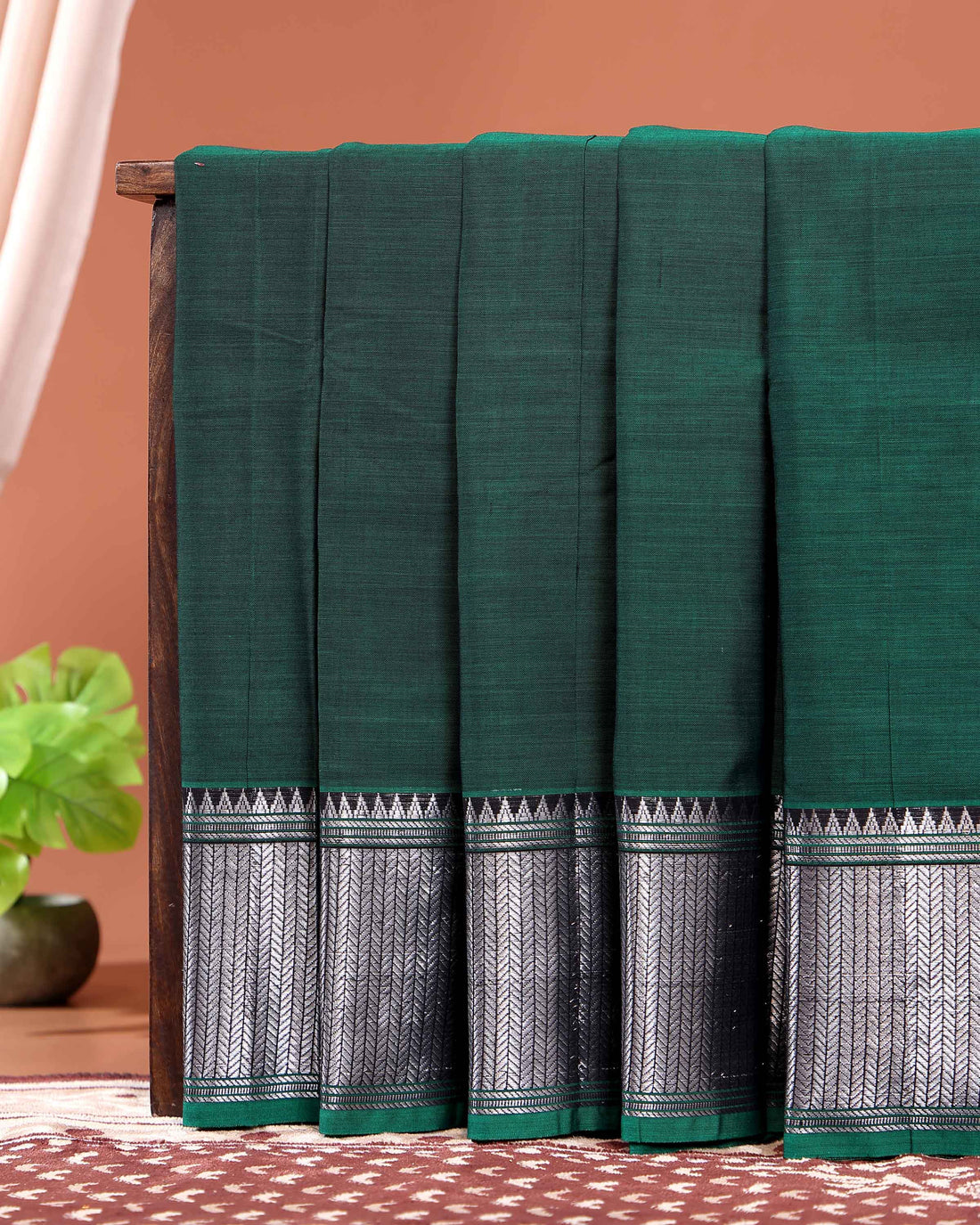Traditional Narayanpet Handloom Cotton Saree with Traditional Temple-Style Zari Border and Geometric Patterned Pallu - Green