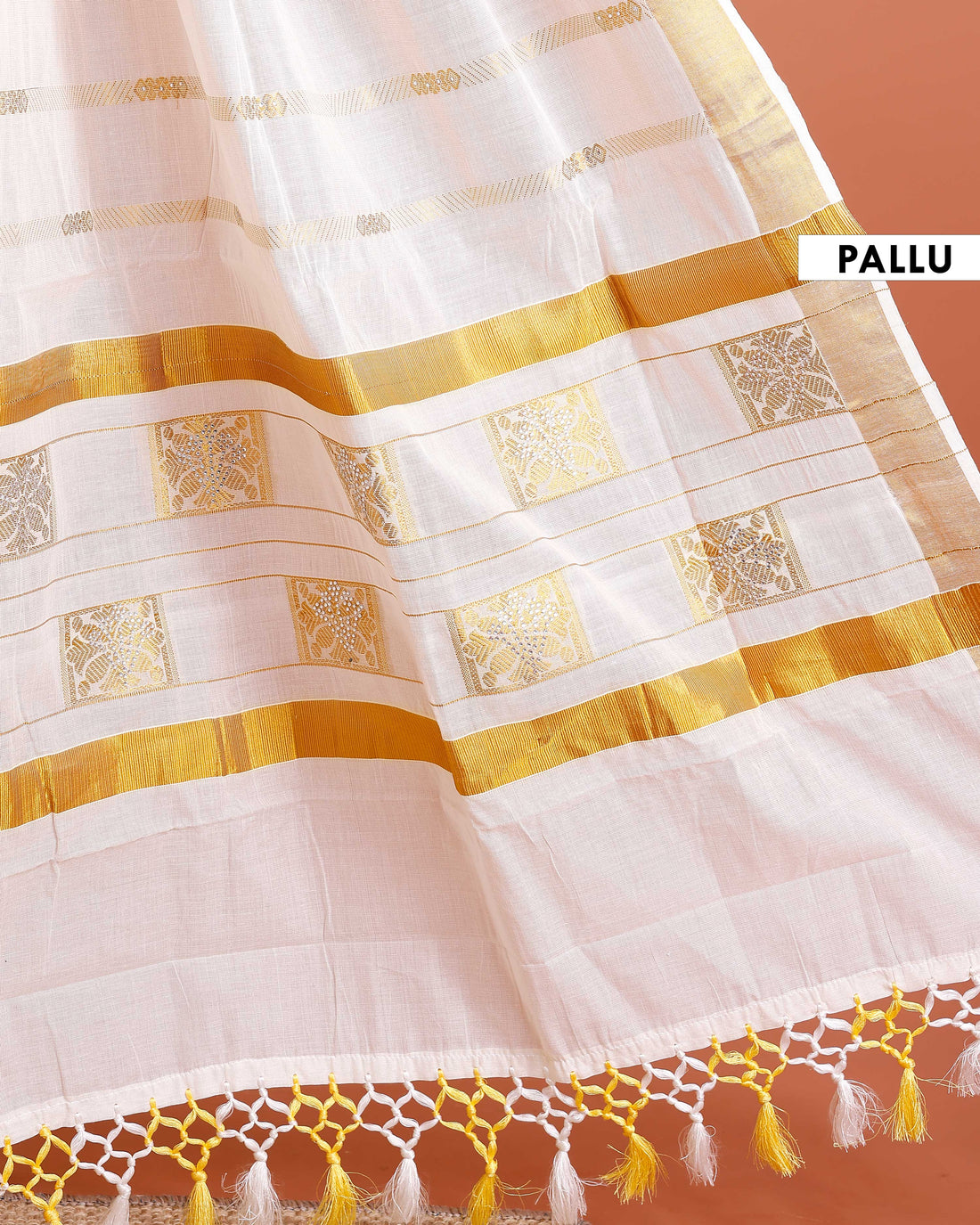 Traditional Kerala Kasavu Saree with Intricate Zari Work - White