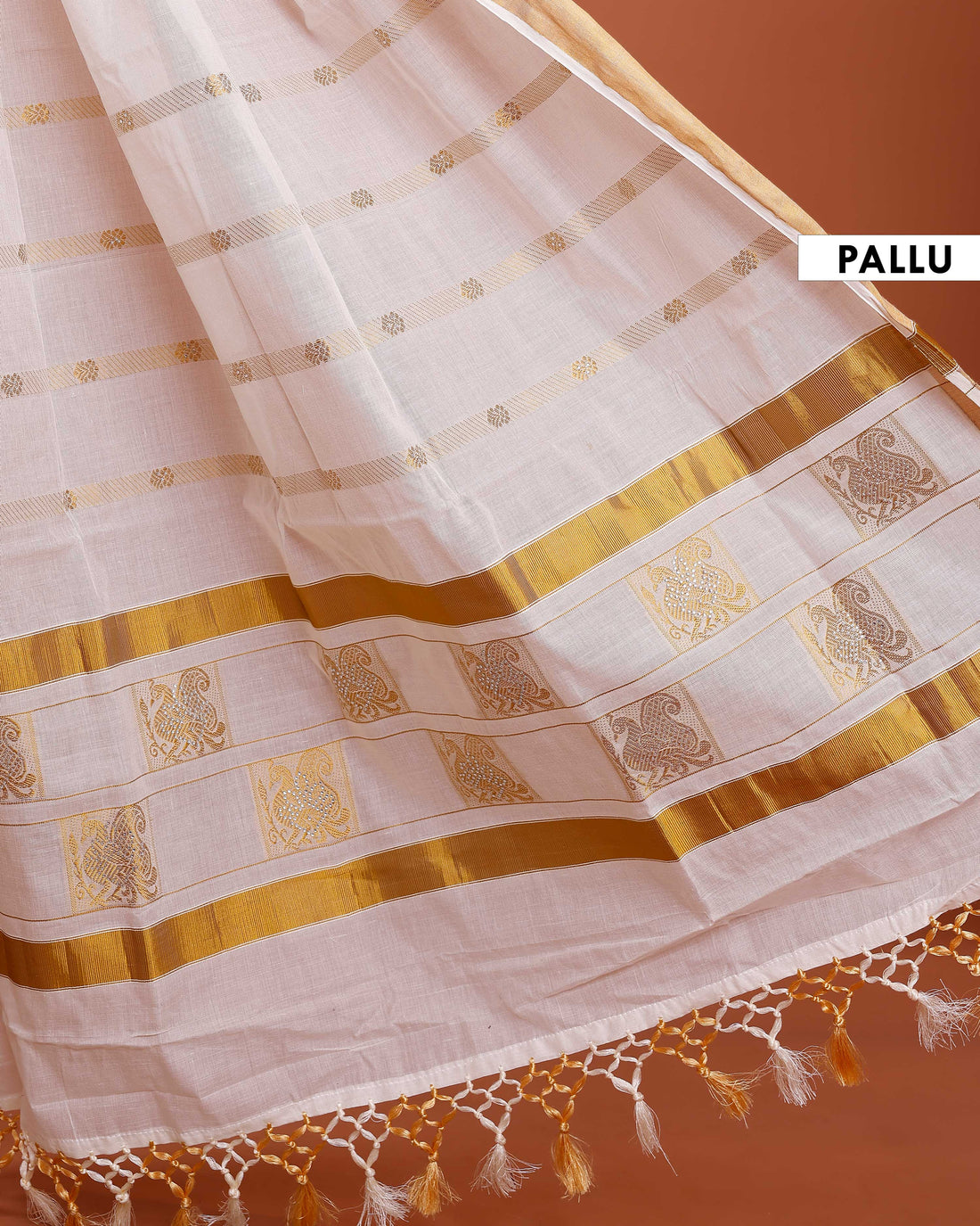 Traditional Kerala Kasavu Saree with Intricate Zari Work - White