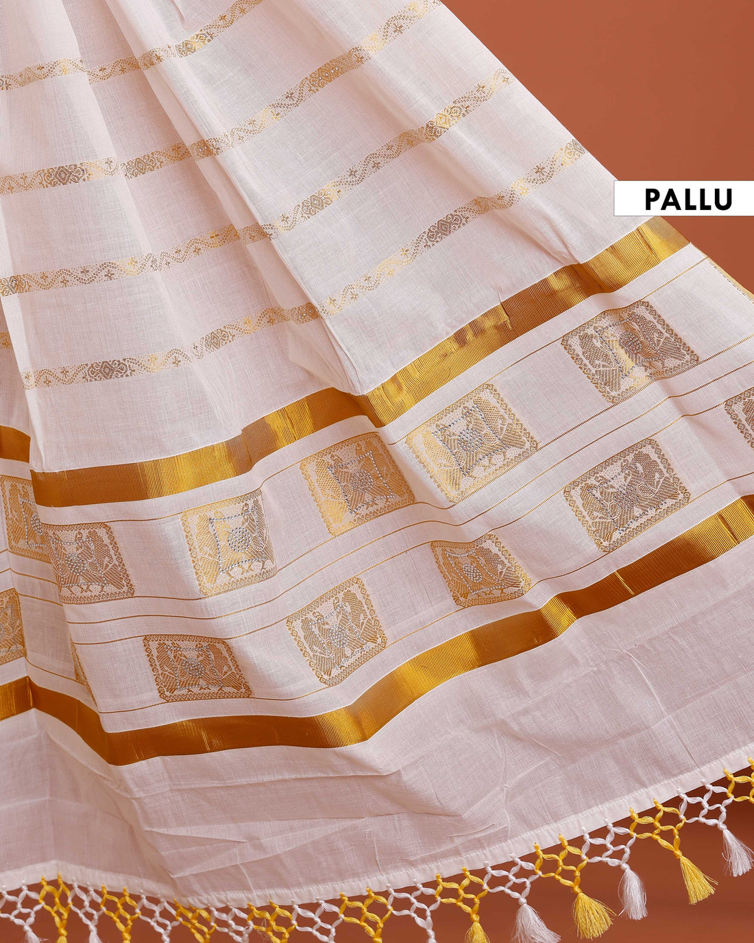 Traditional Kerala Kasavu Saree with Intricate Zari Work - White