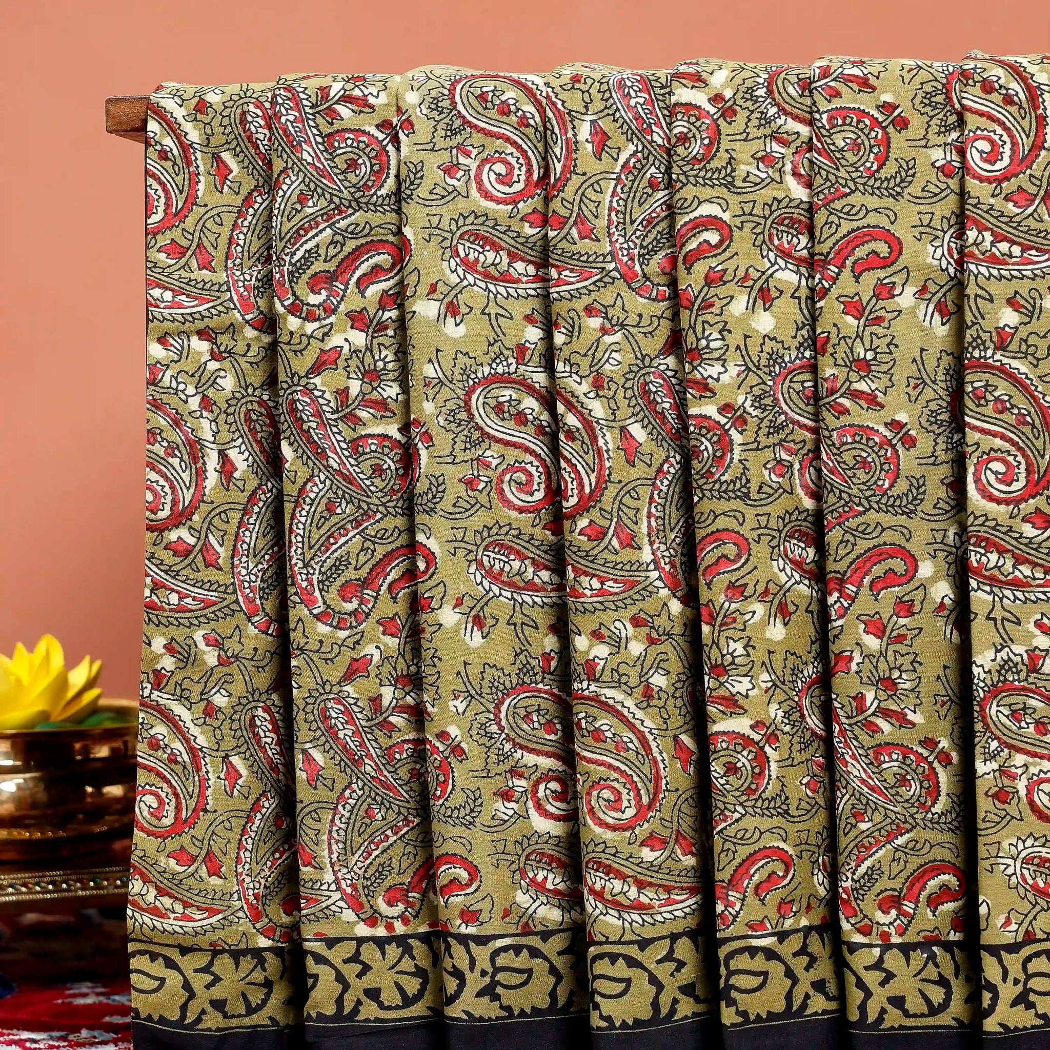 Handcrafted Paisley Motif Mul Mul Cotton Saree with Contrast Border - Green