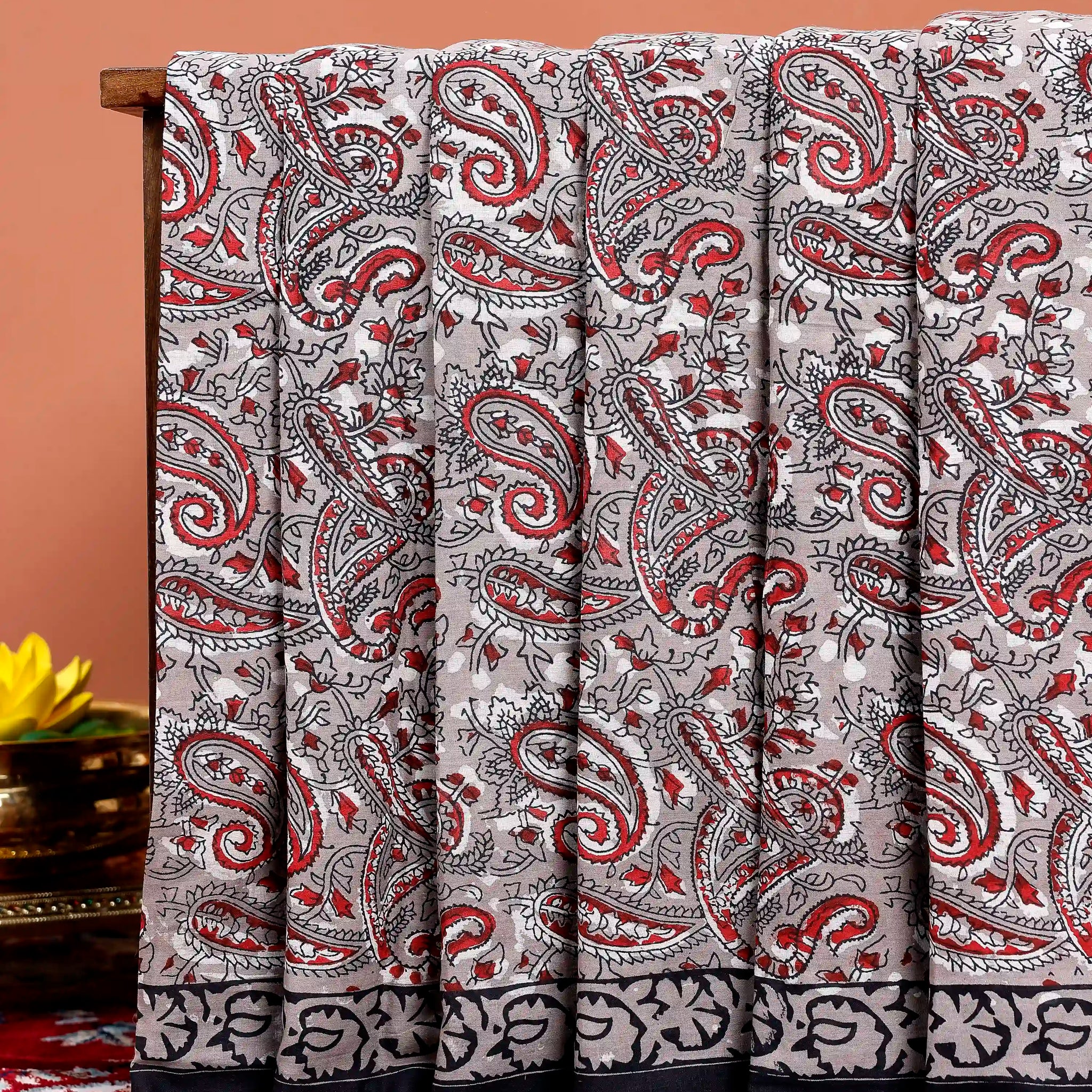 Handcrafted Paisley Motif Mul Mul Cotton Saree with Contrast Border - Grey