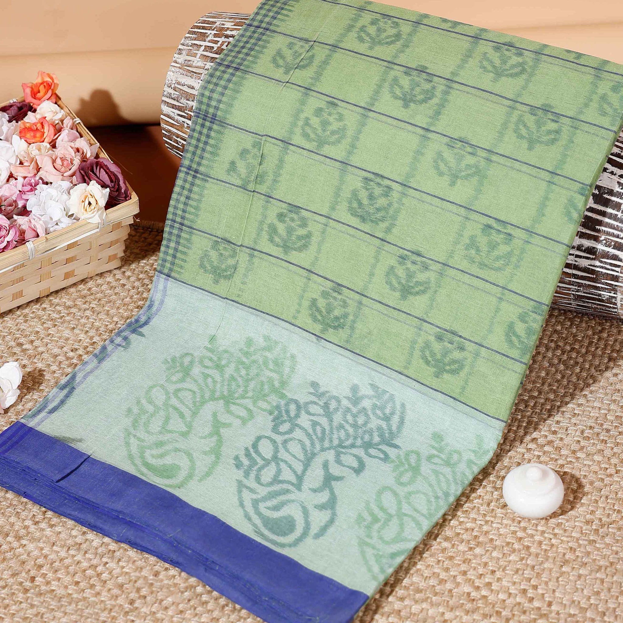 Handloom Bengal Cotton Saree with Checked Body and Intricate Pallu Design - Green