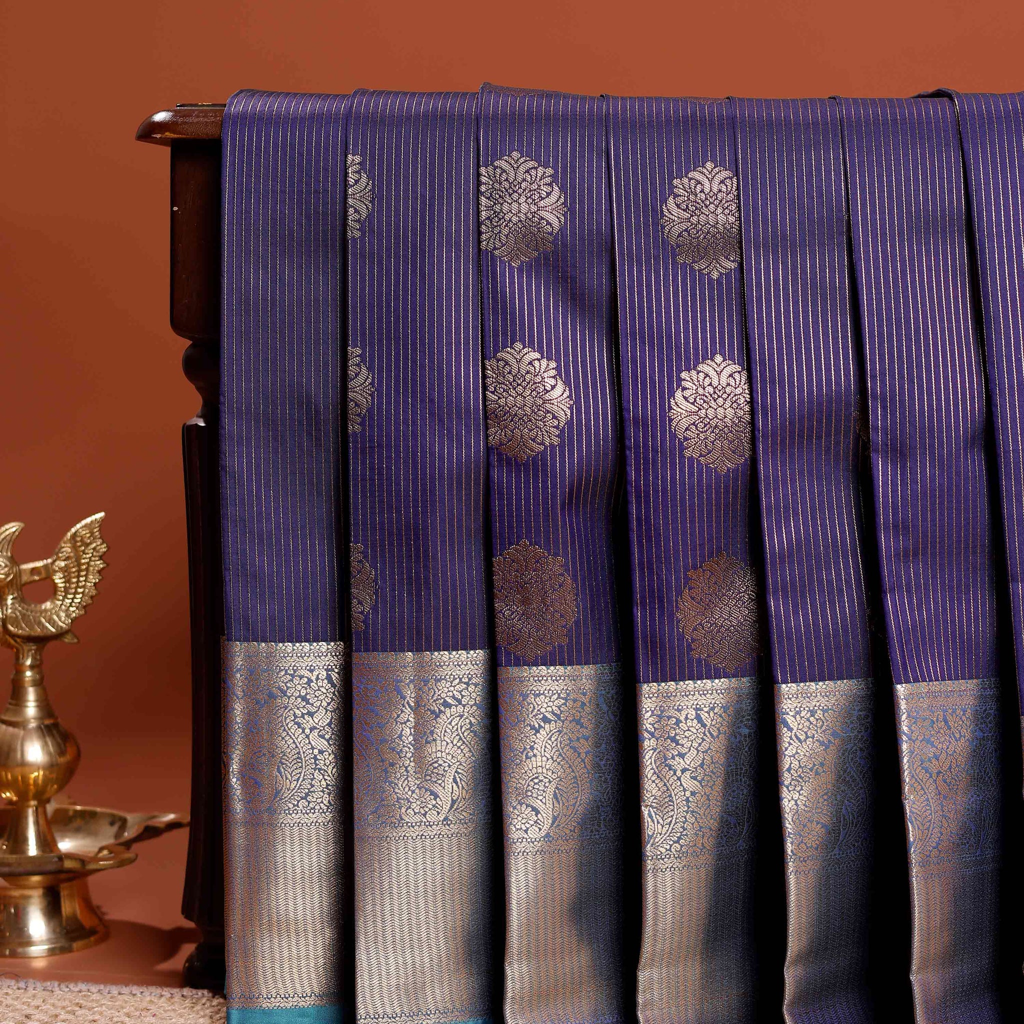 Exquisite Niranjana Silk Saree with Intricate Zari Weaving and Traditional Motifs - Blue