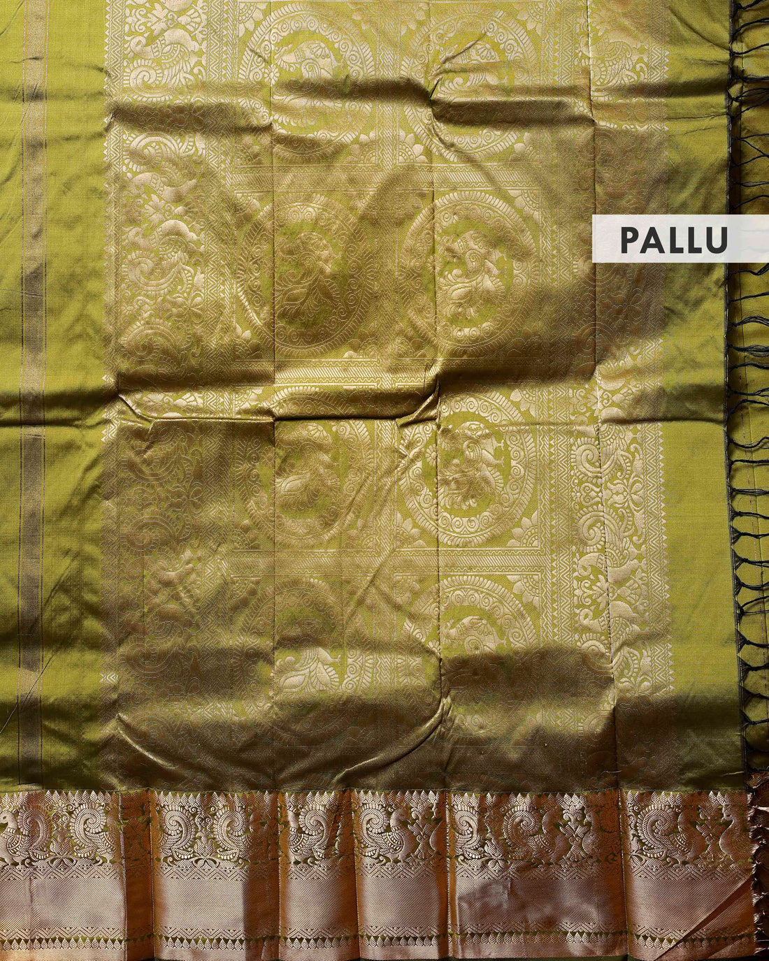 Elegant Niranjana Handwoven Silk Saree with Intricate Zari Weave and Traditional Border - Green