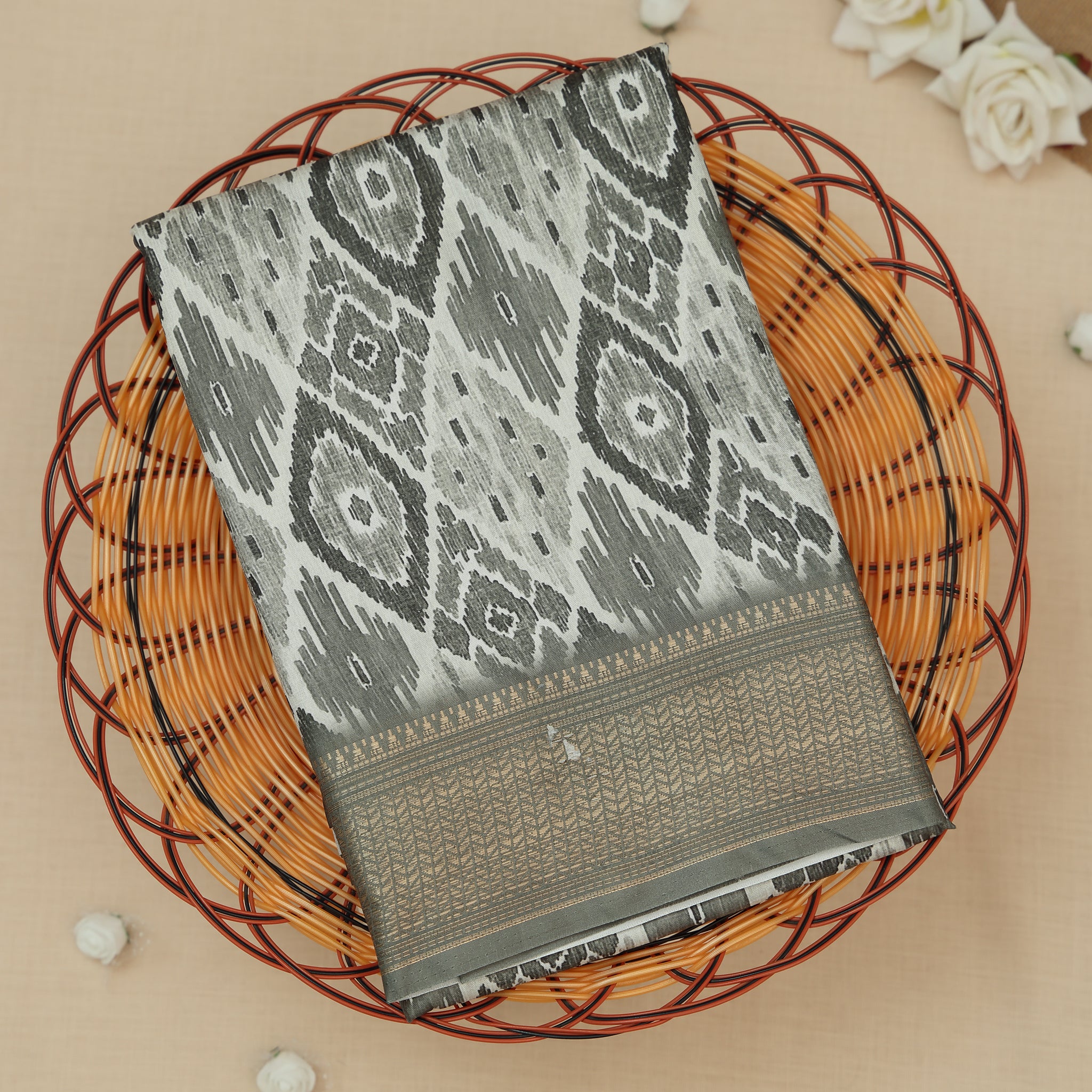 Printed Pattern Dola Silk Saree With Woven Border - Green
