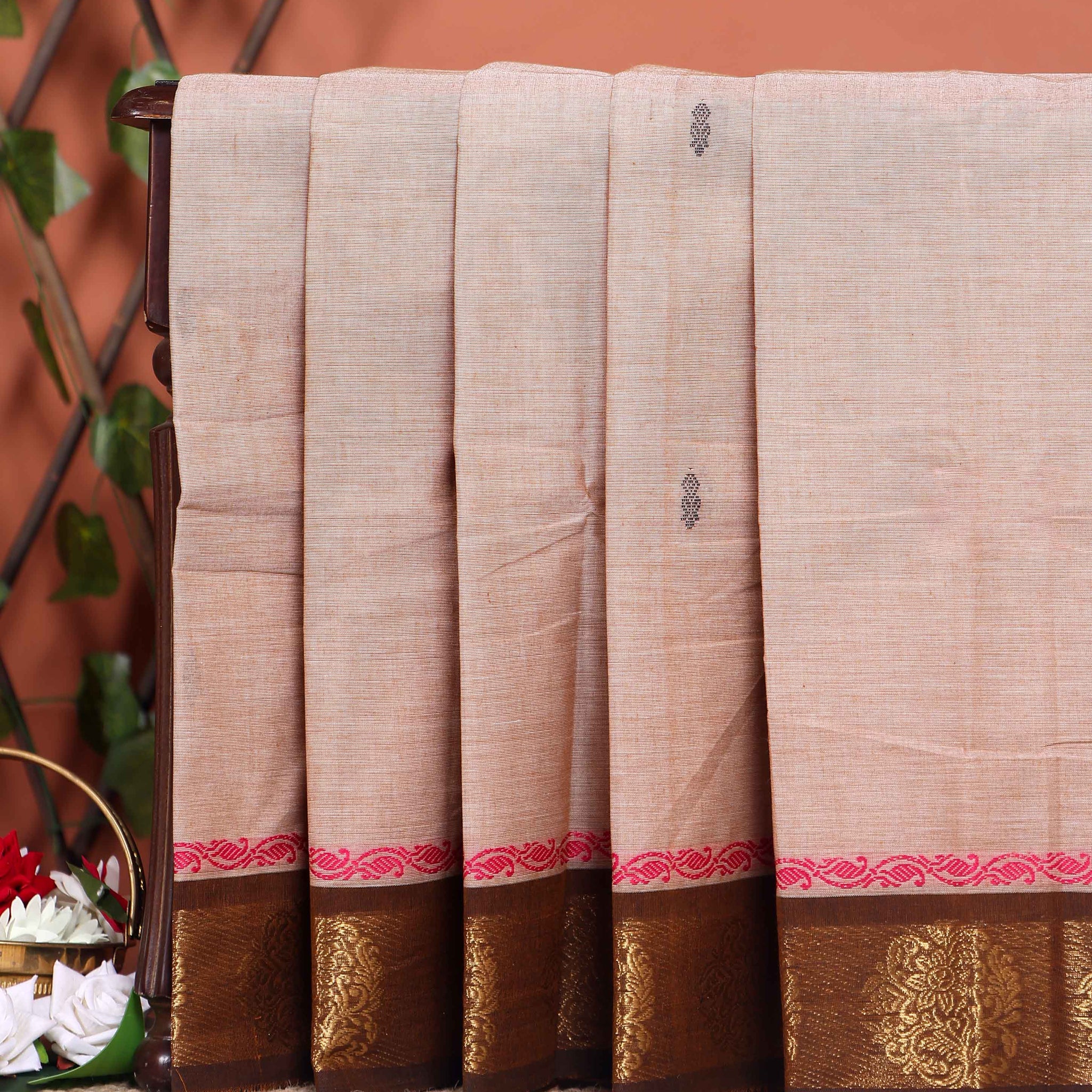Handloom Chettinad Saree with Contrast Border and Paisley Designs - Sandal