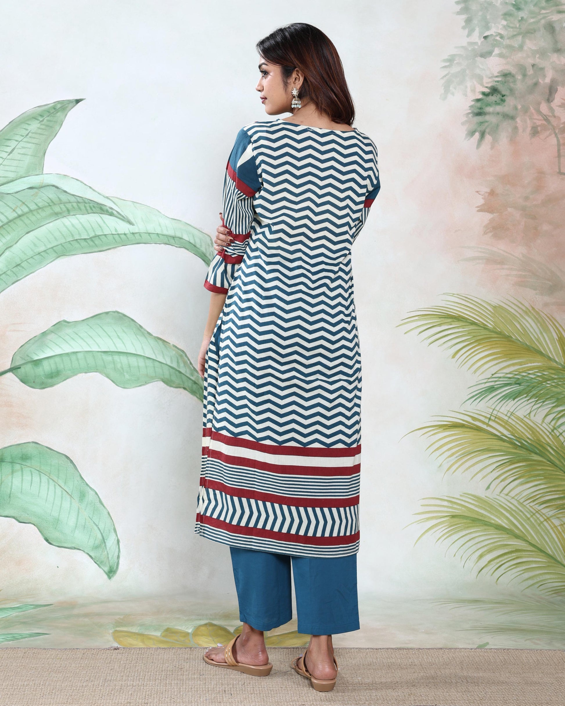 Women's Readymade Straight Kurta Salwar Suit Set With Zigzag And Striped Print, Teal, Back View