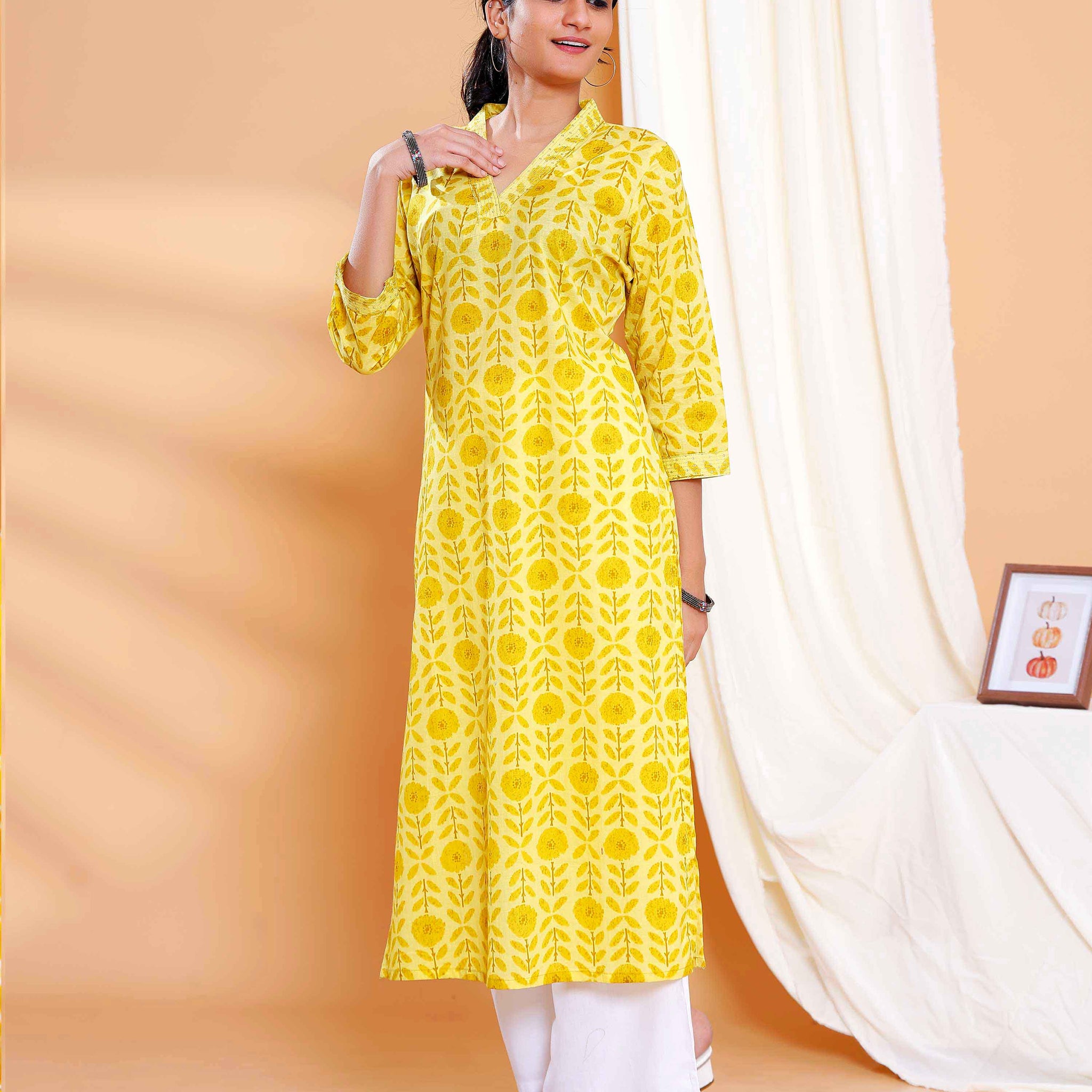Print Straight Kurta with V-Neck and 3/4th Sleeves - Yellow