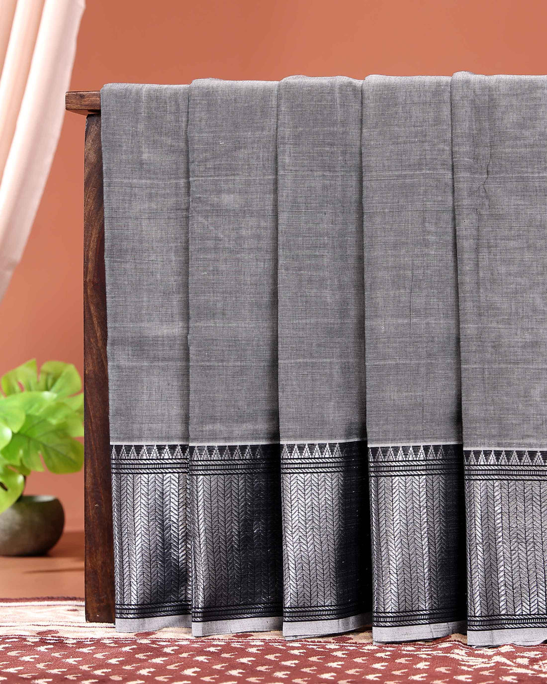 Traditional Narayanpet Handloom Cotton Saree with Traditional Temple-Style Zari Border and Geometric Patterned Pallu - Grey