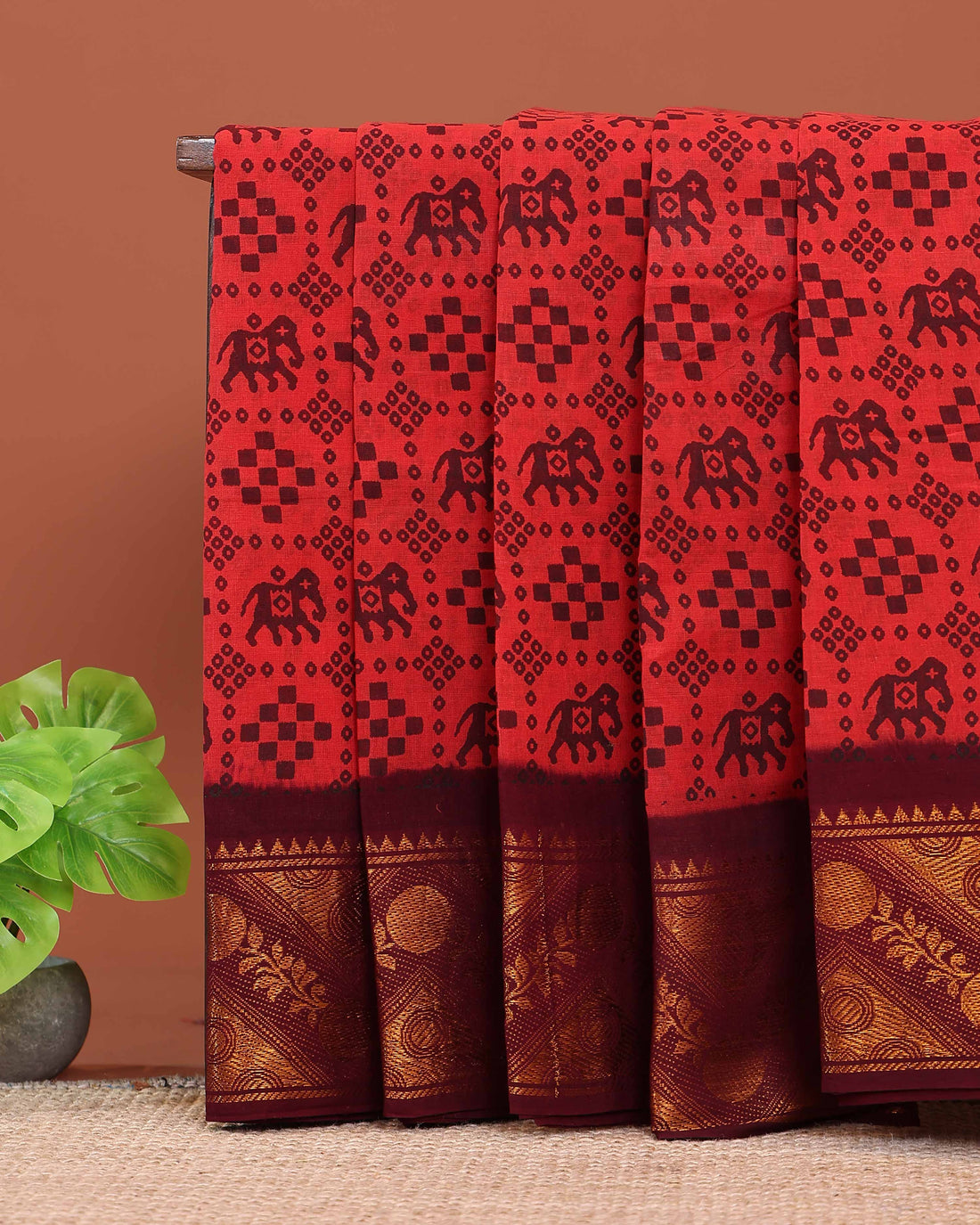 Traditional Sungudi Cotton Saree with Elephant Motif Print and Elegant Zari Woven Border - Red
