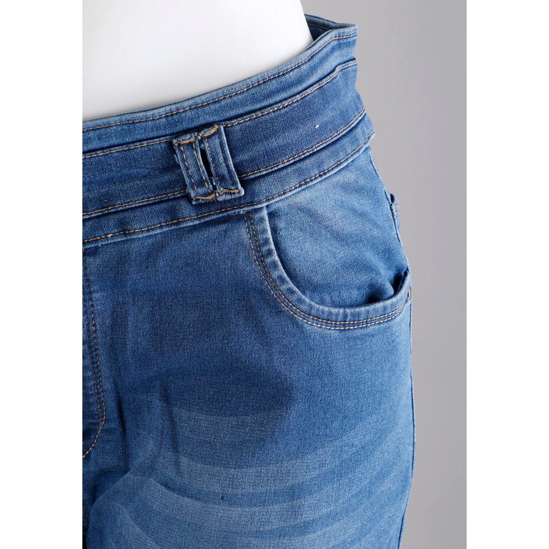 Women Blue Pencil Fit Jeans
