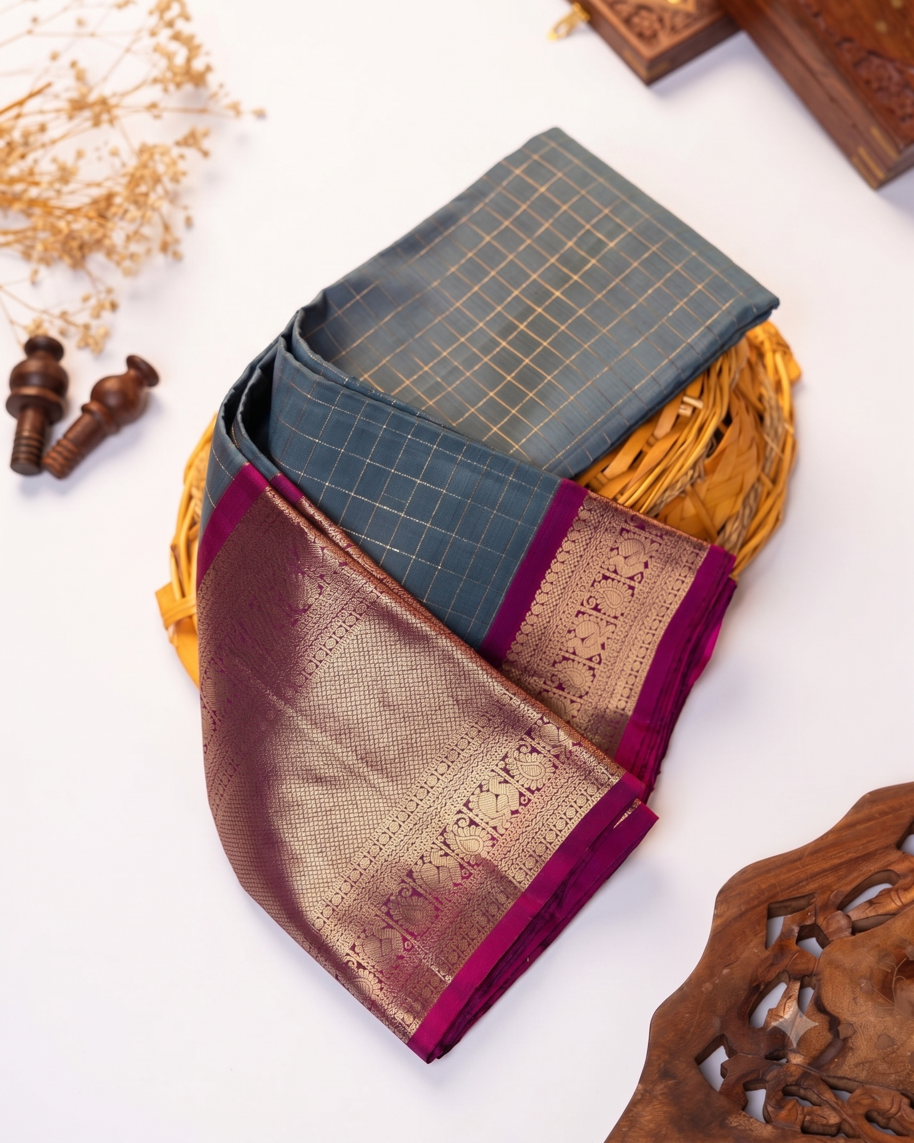 Elegant Kanchipuram Pure Silk Saree with Checked Body and Rich Traditional Zari Woven Border - Grey
