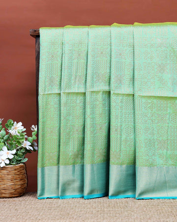 Ethnic Thread Design Soft Silk Saree - Green