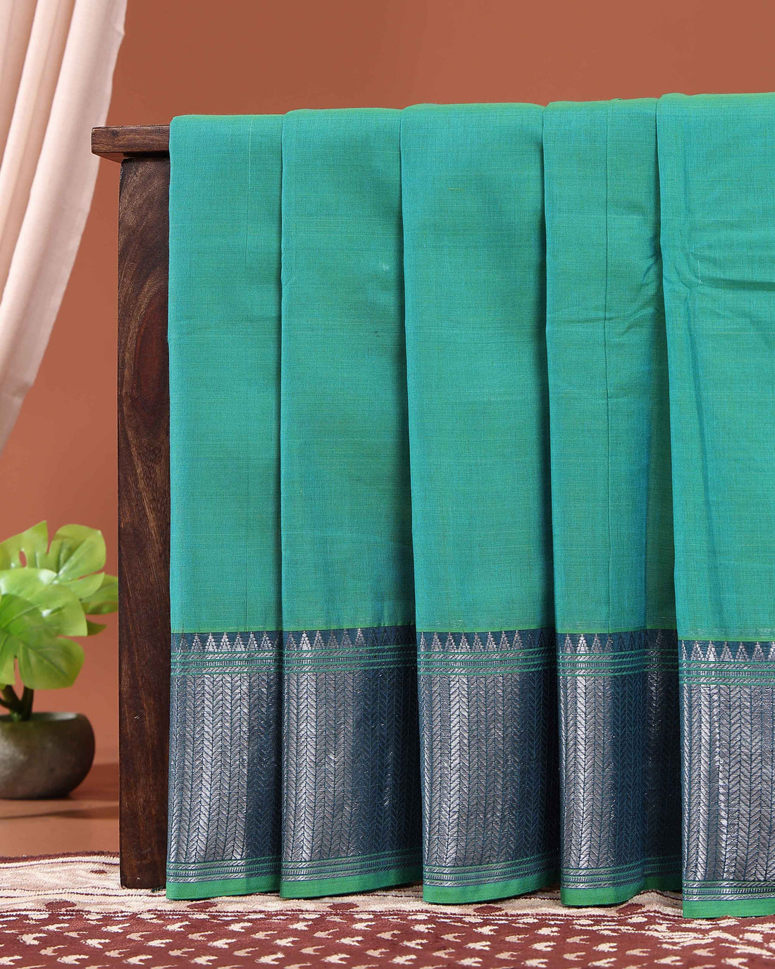 Elegant Handloom Narayanpet Cotton Saree with Traditional Woven Border - Green