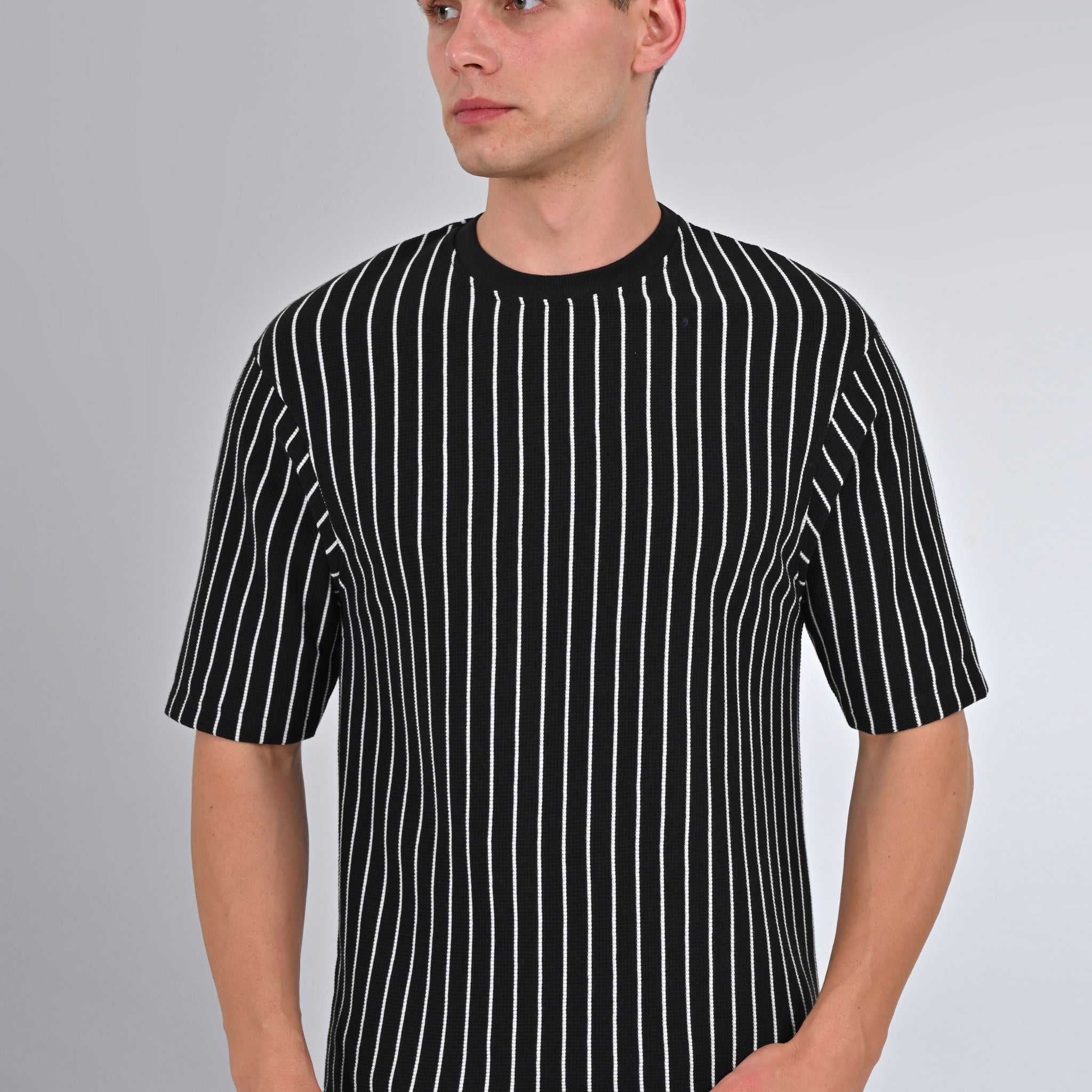 Nativebull Black Color Stripe Cotton Half Sleeve Round Neck Tshirt