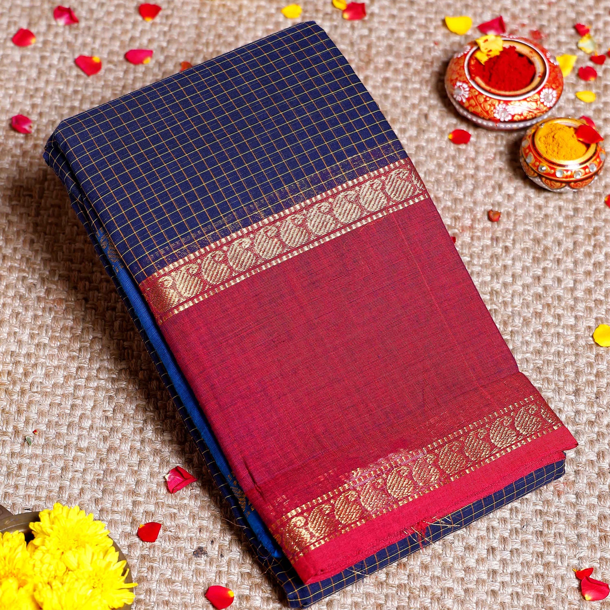Handloom Sungudi Cotton Saree with Traditional Checks and Contrast Border -Navy Blue
