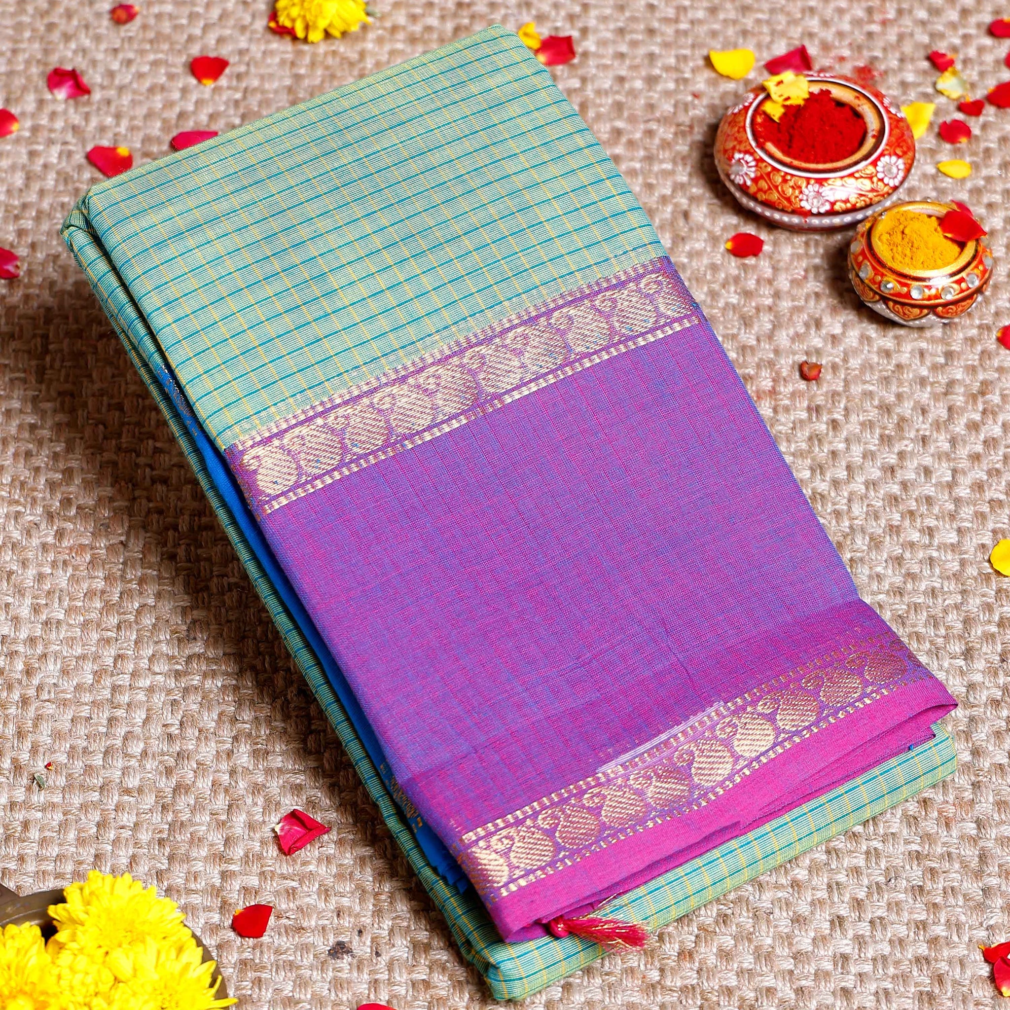 Handloom Sungudi Cotton Saree with Traditional Checks and Contrast Border - Green