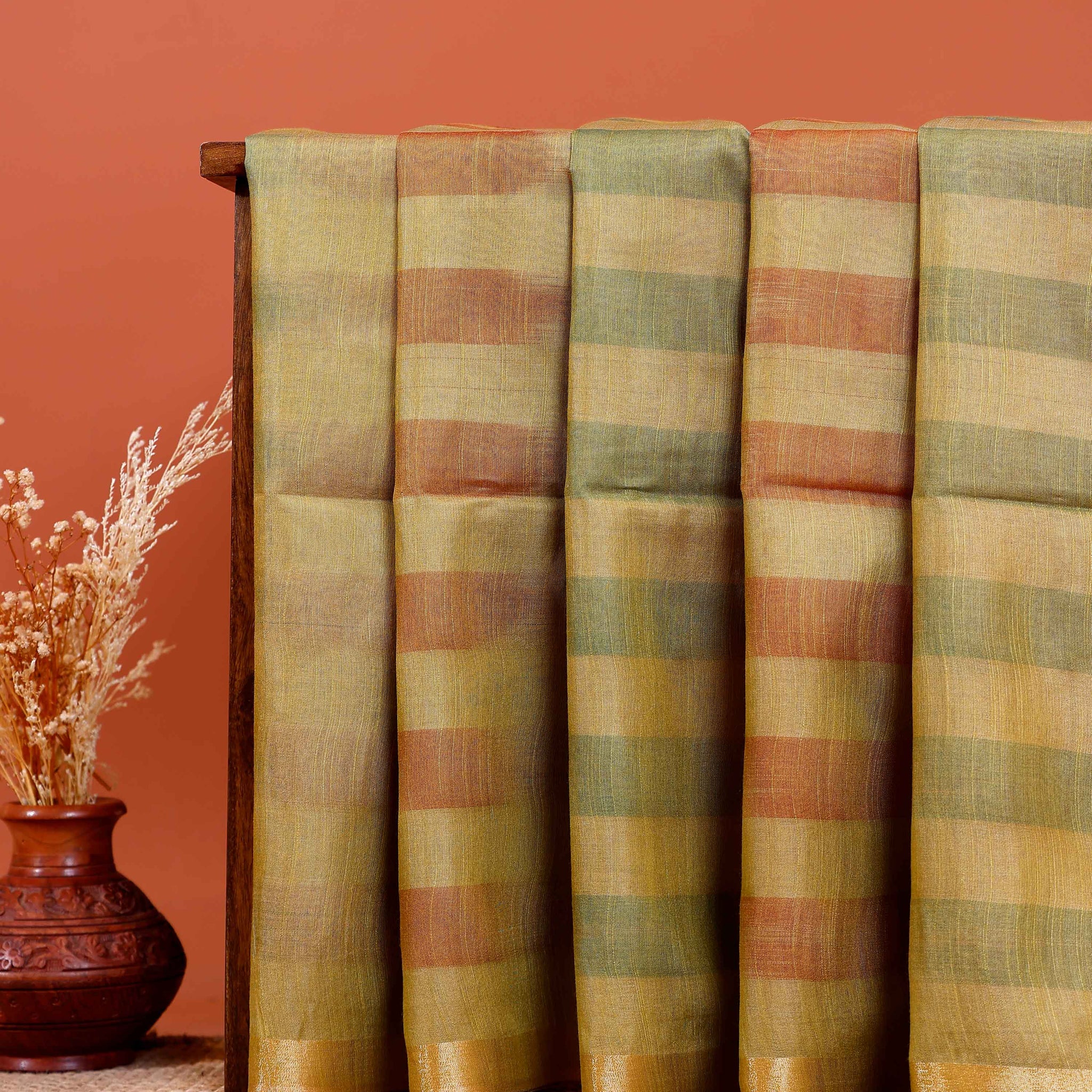 Graceful Semi Silk Saree with Subtle Sheen and Rich Pallu Detail - Green