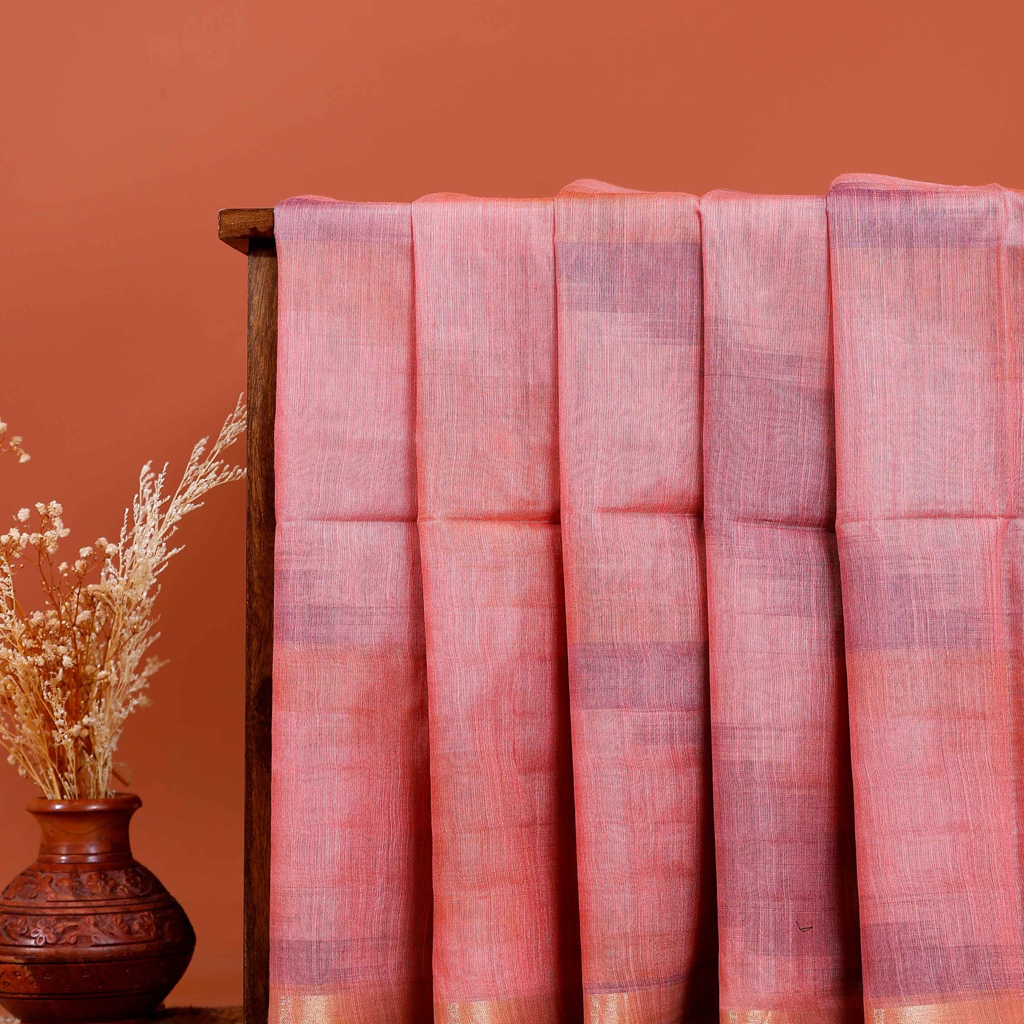 Graceful Semi Silk Saree with Subtle Sheen and Rich Pallu Detail - Pink