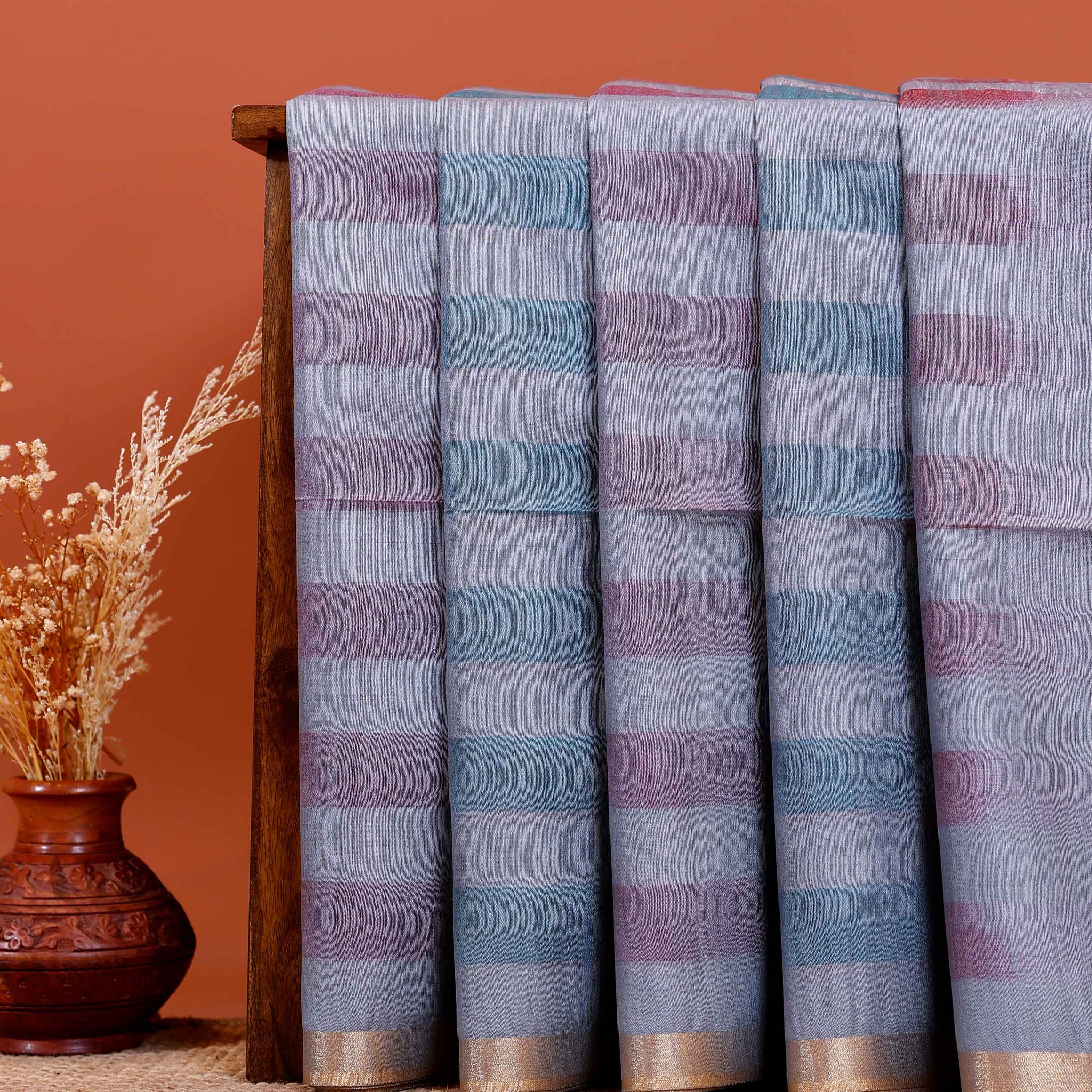 Graceful Semi Silk Saree with Subtle Sheen and Rich Pallu Detail - Grey