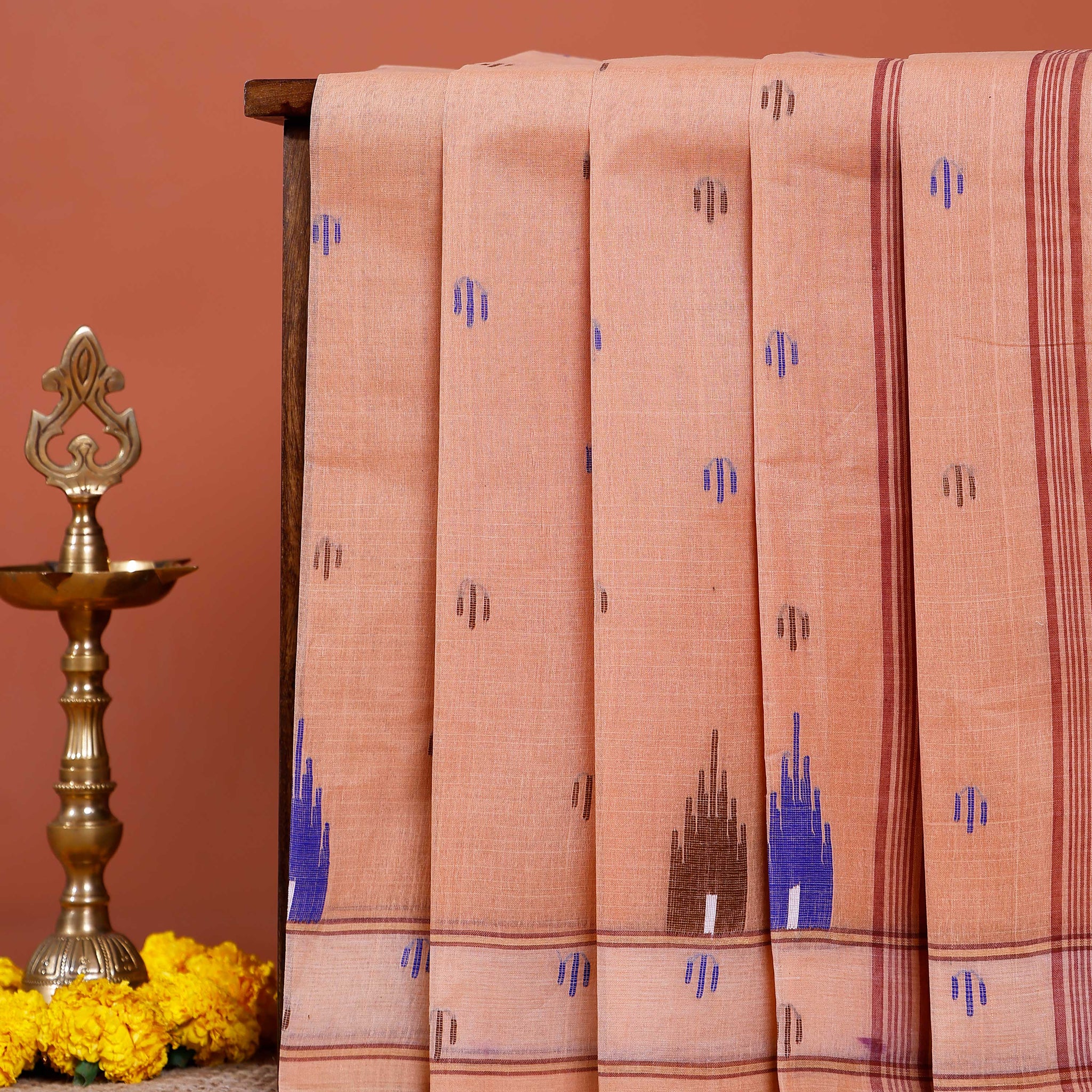 Handloom Bengal Cotton Saree with Traditional Jamdani Motifs and Border Detailing - Peach