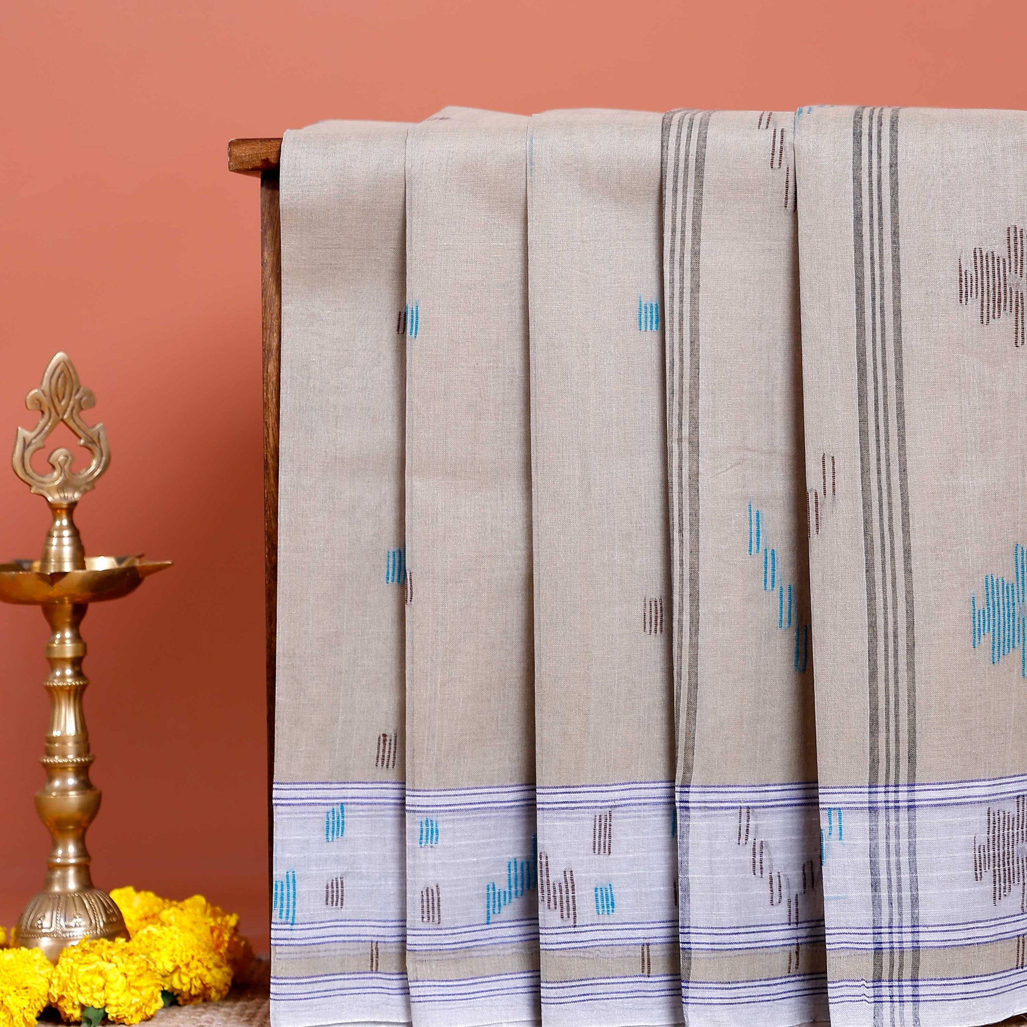 Handloom Bengal Cotton Saree with Traditional Jamdani Motifs and Border Detailing - Beige