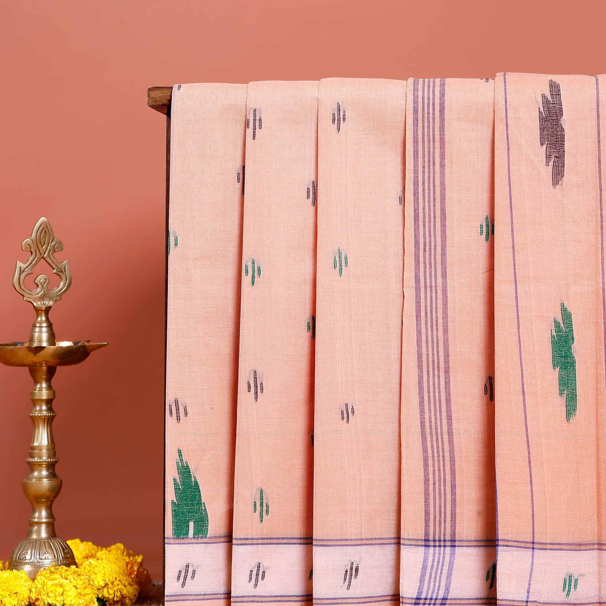 Handloom Bengal Cotton Saree with Traditional Jamdani Motifs and Border Detailing - Peach