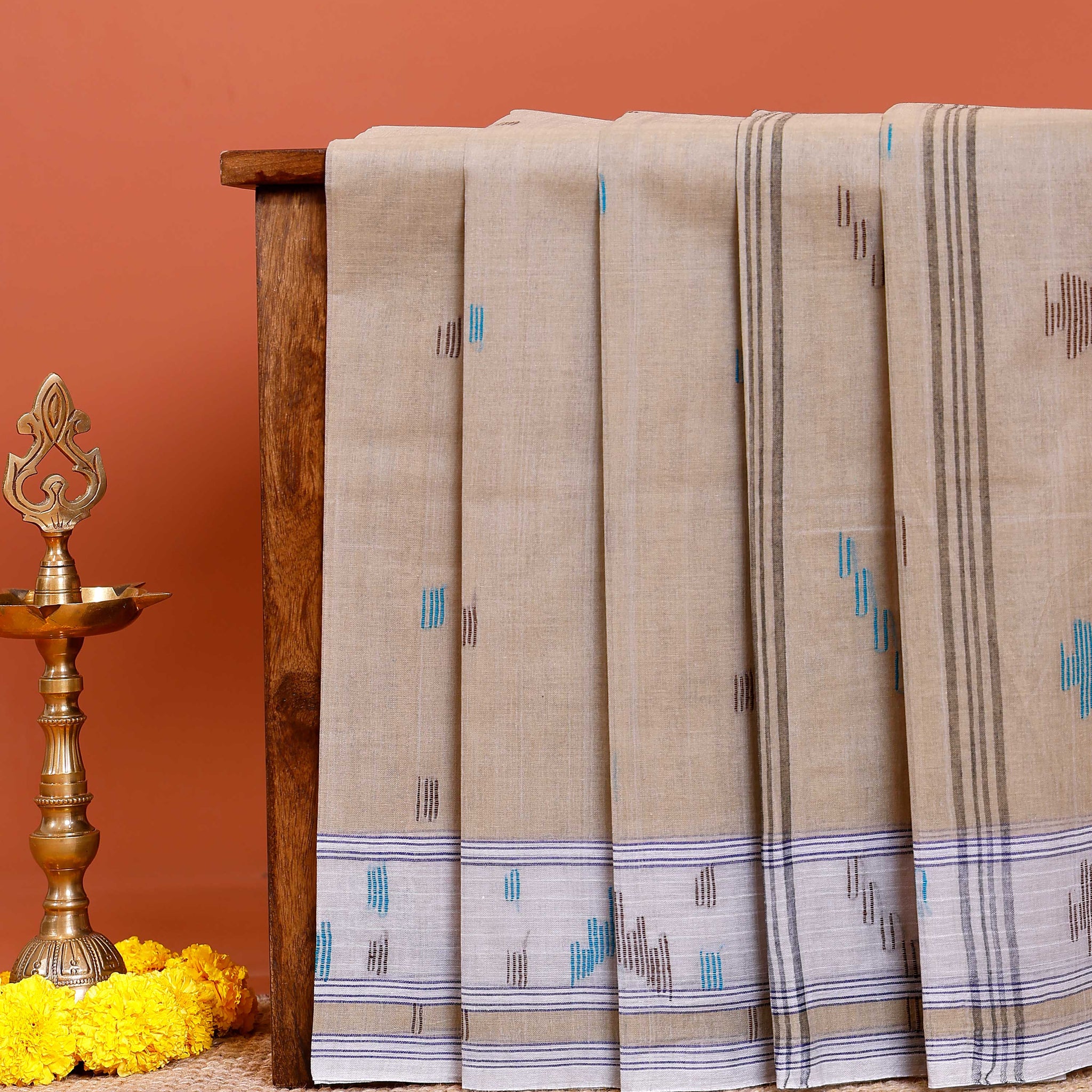 Handloom Bengal Cotton Saree with Traditional Jamdani Motifs and Border Detailing - Light Brown