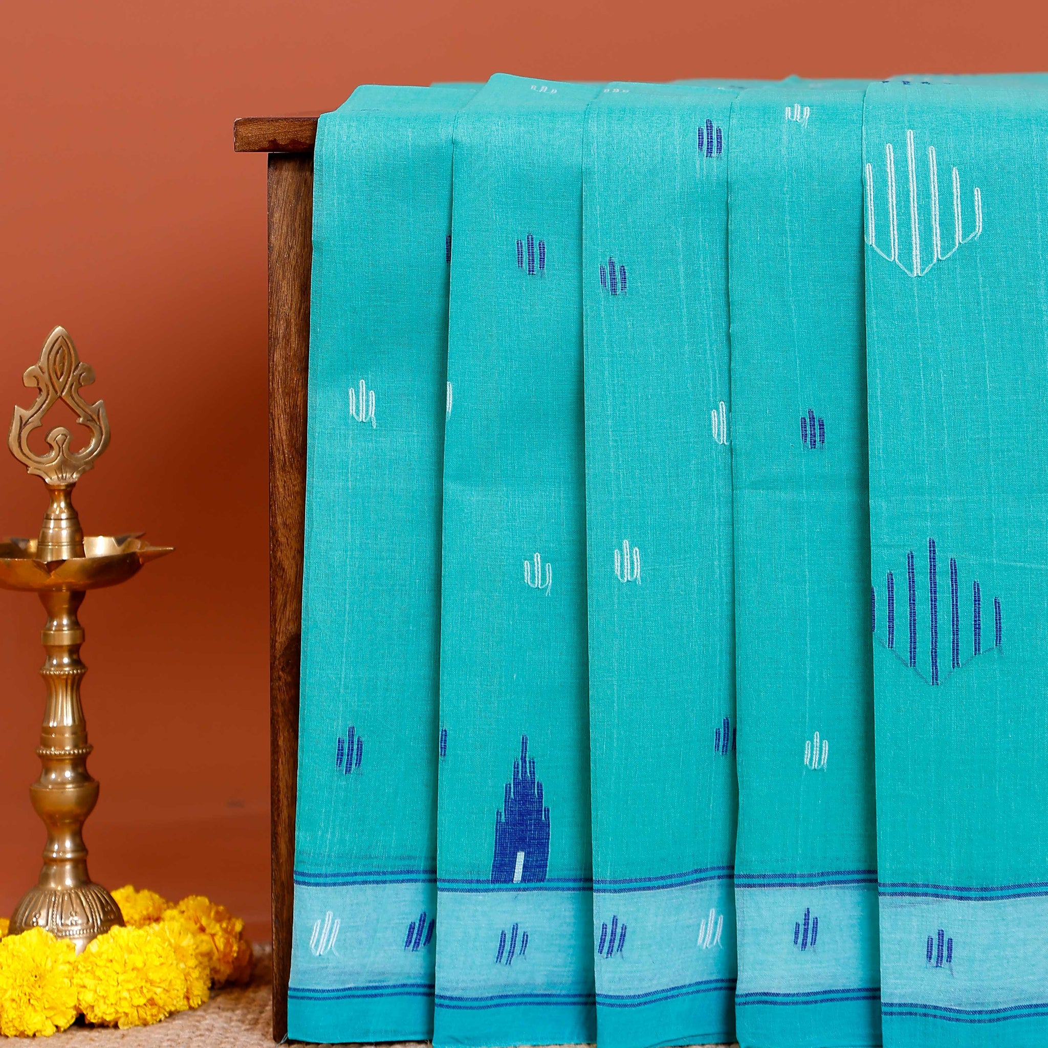 Handloom Bengal Cotton Saree with Traditional Jamdani Motifs and Border Detailing - Blue
