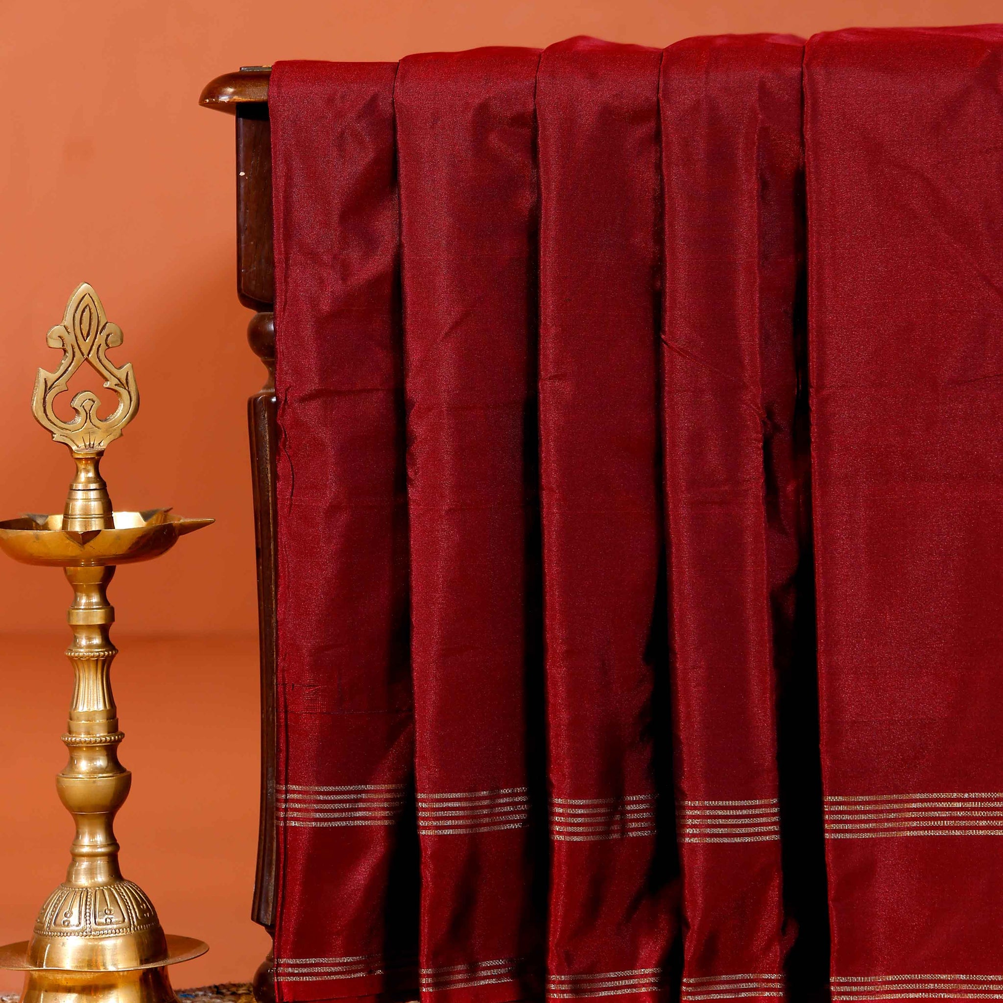Elegant Handloom Soft Silk Saree with Intricate Zari Border - Maroon