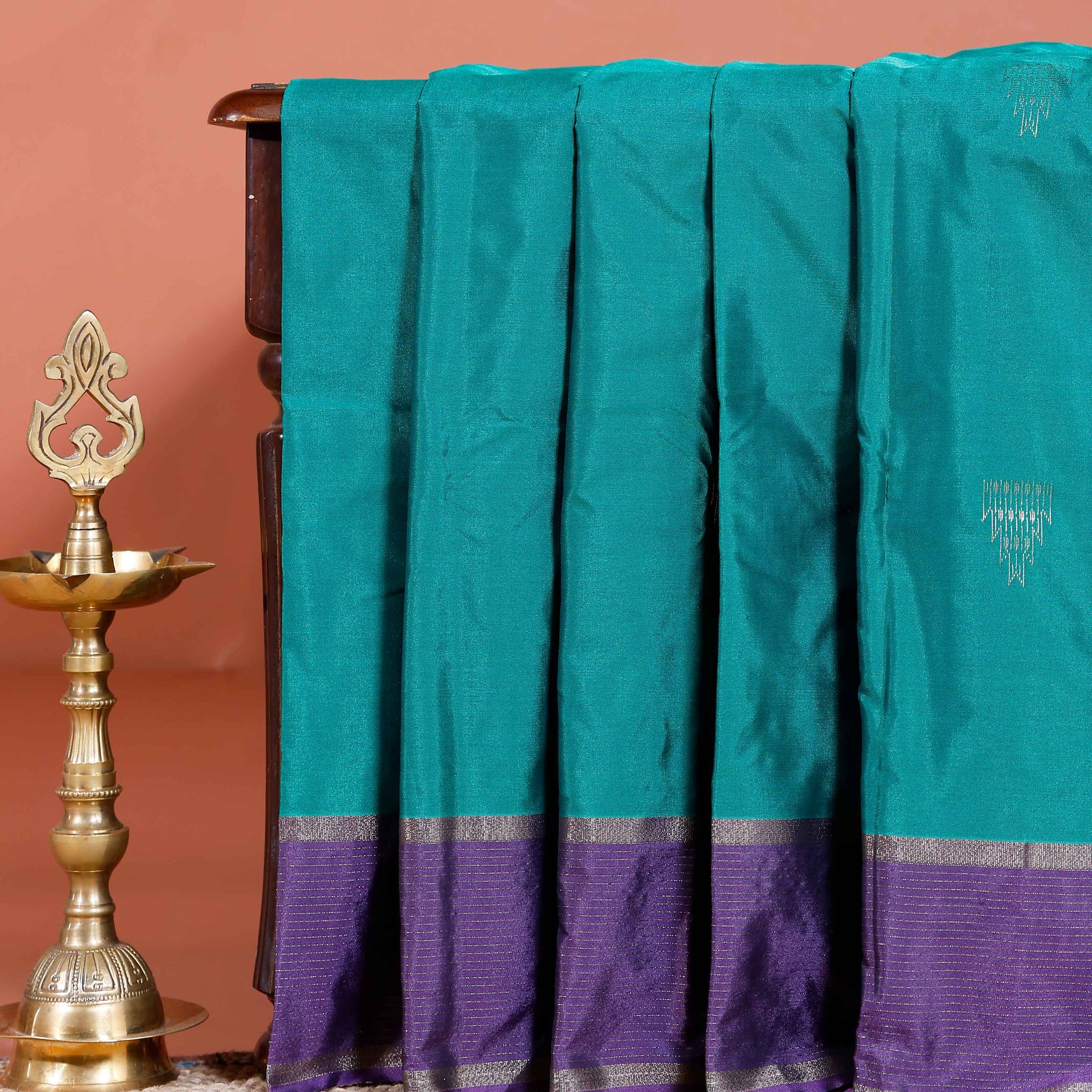 Elegant Handloom Soft Silk Saree with Contrasting Zari Border - Teal