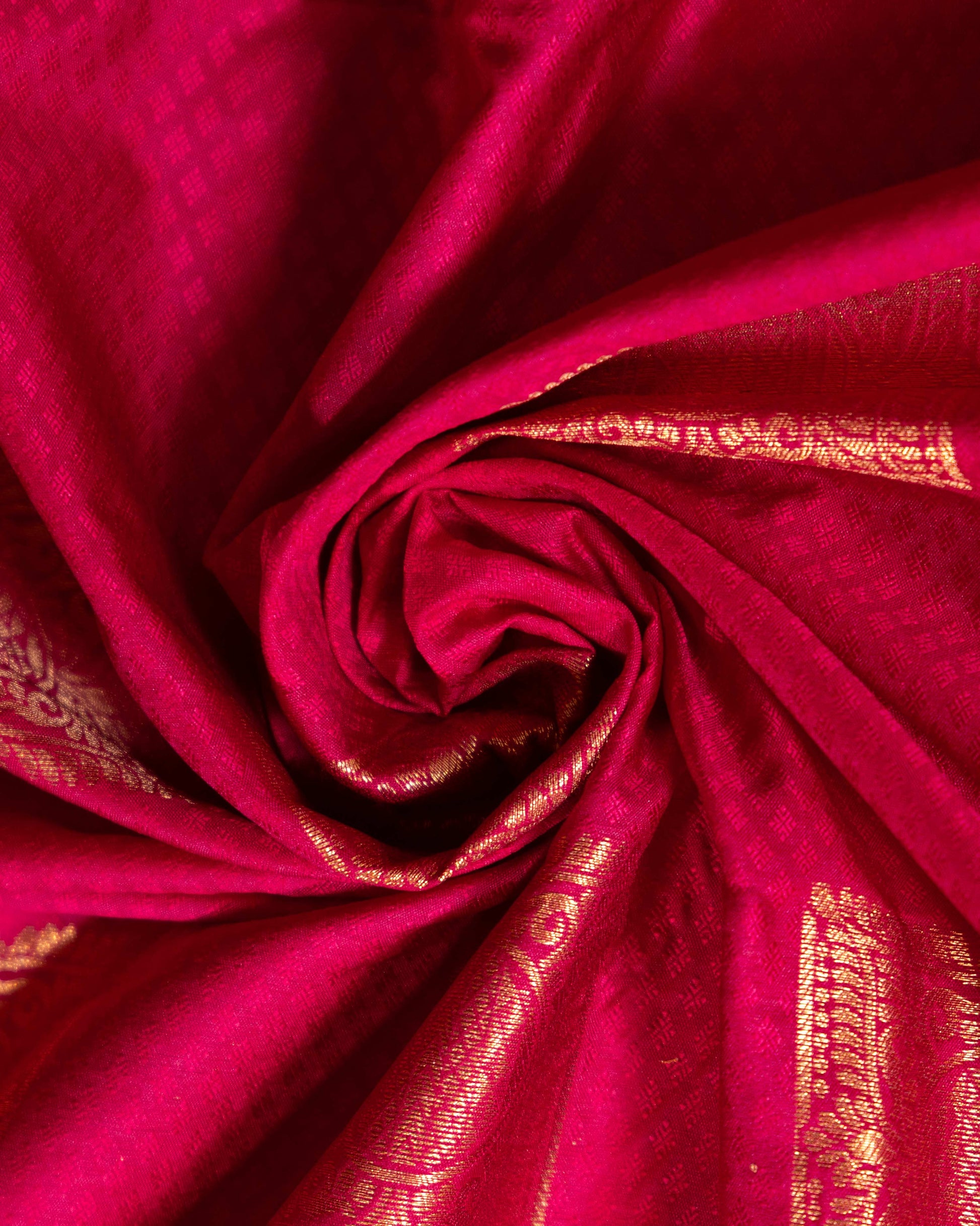 Elampillai Silk Cotton Saree with Zari Motifs and Contrasting Border - CLOSEUP