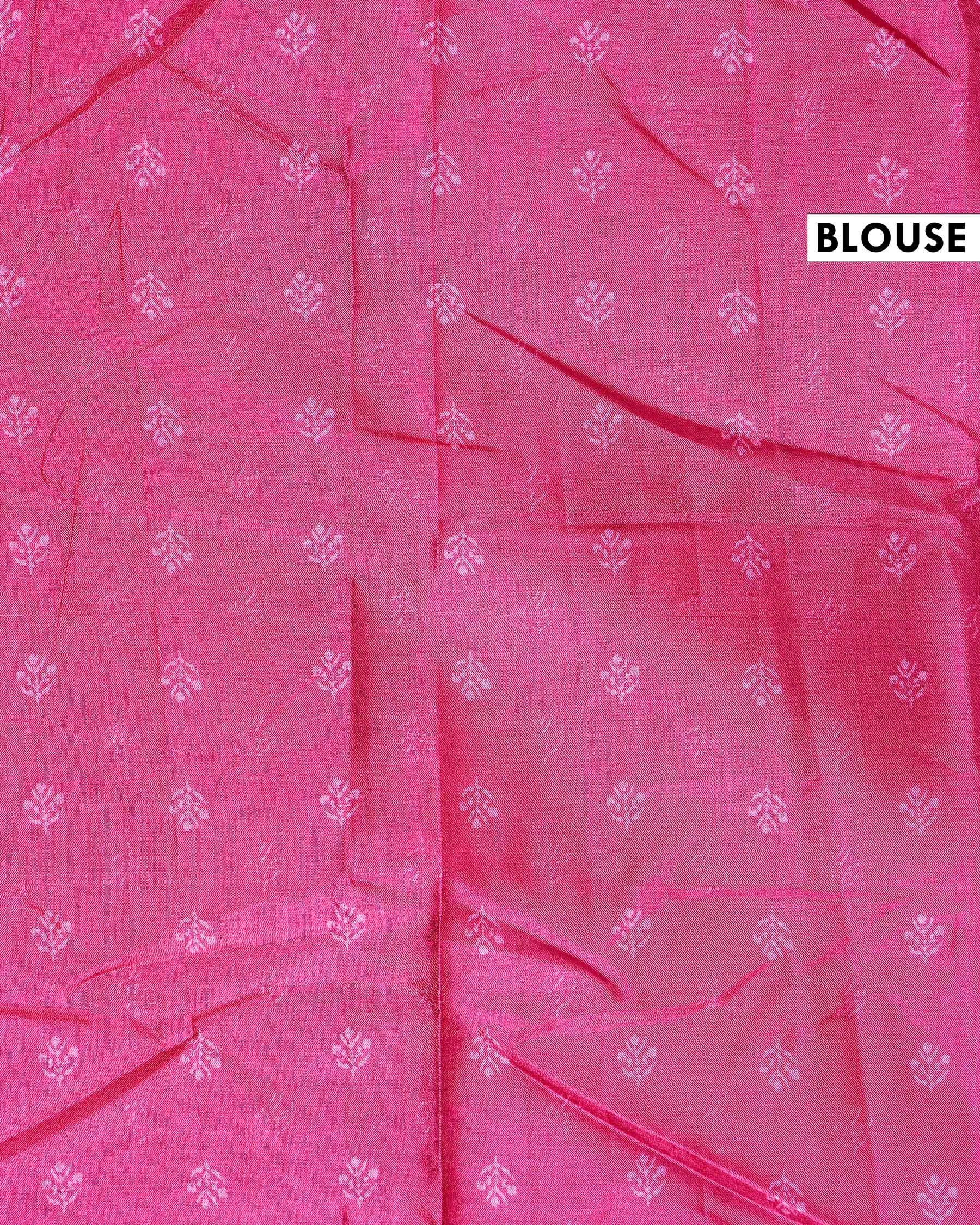 Elegant Dola Saree with Floral Motifs and Contrast Border - Blue-BLOUSE