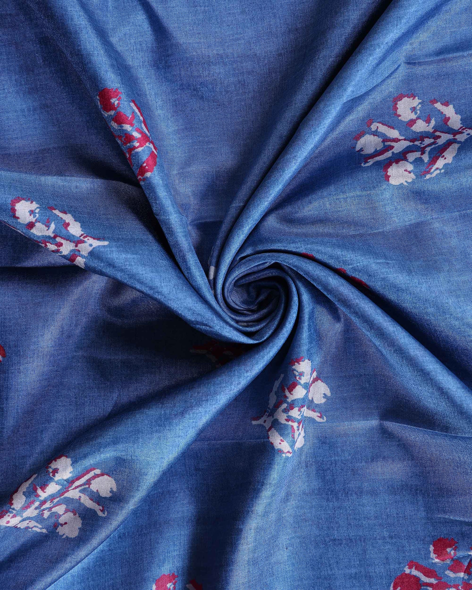 Elegant Dola Saree with Floral Motifs and Contrast Border - Blue-Close