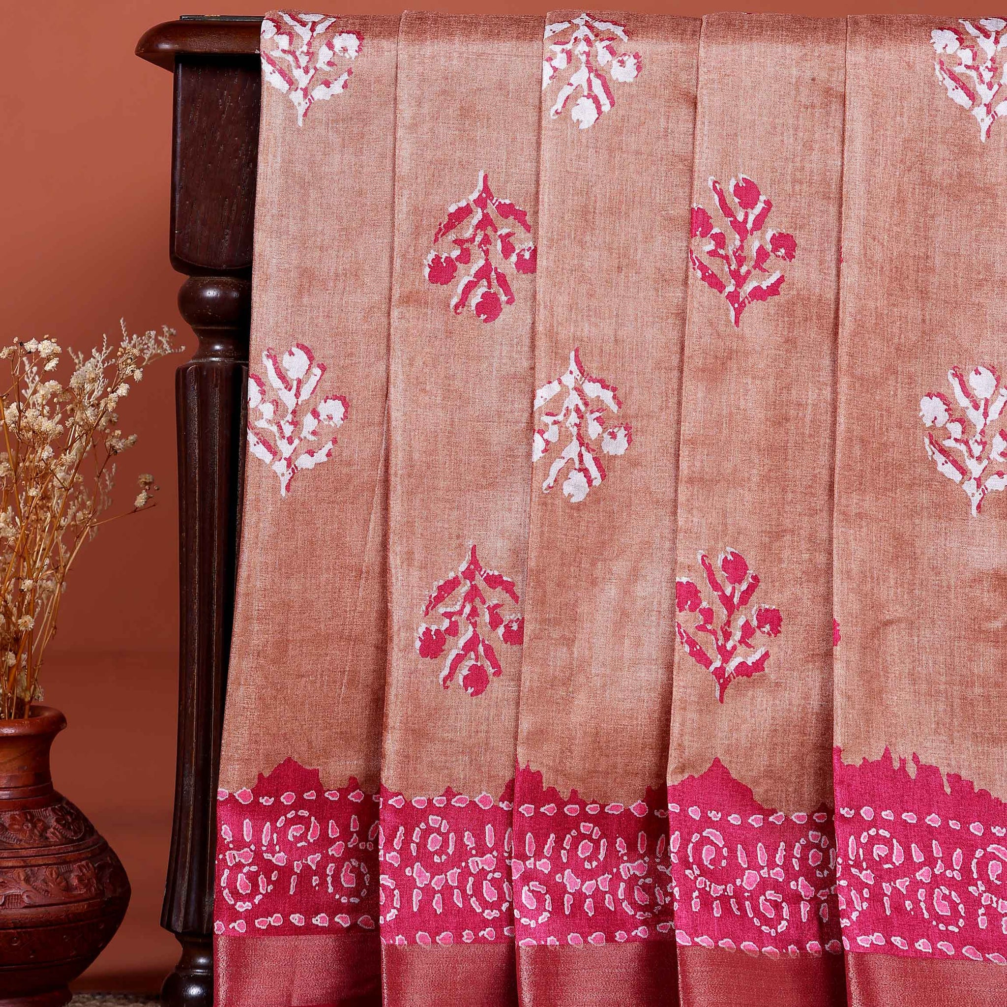 Elegant Dola Saree with Floral Motifs and Contrast Border - Light Brown