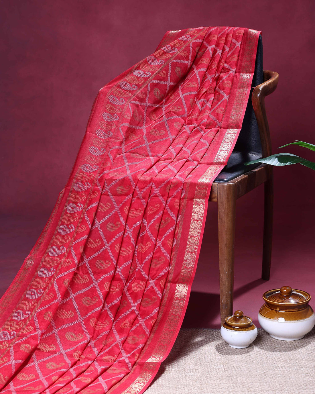 Elegant Dola Silk Saree with Geometric Weave Motifs and Luxurious Woven Zari Border - Red