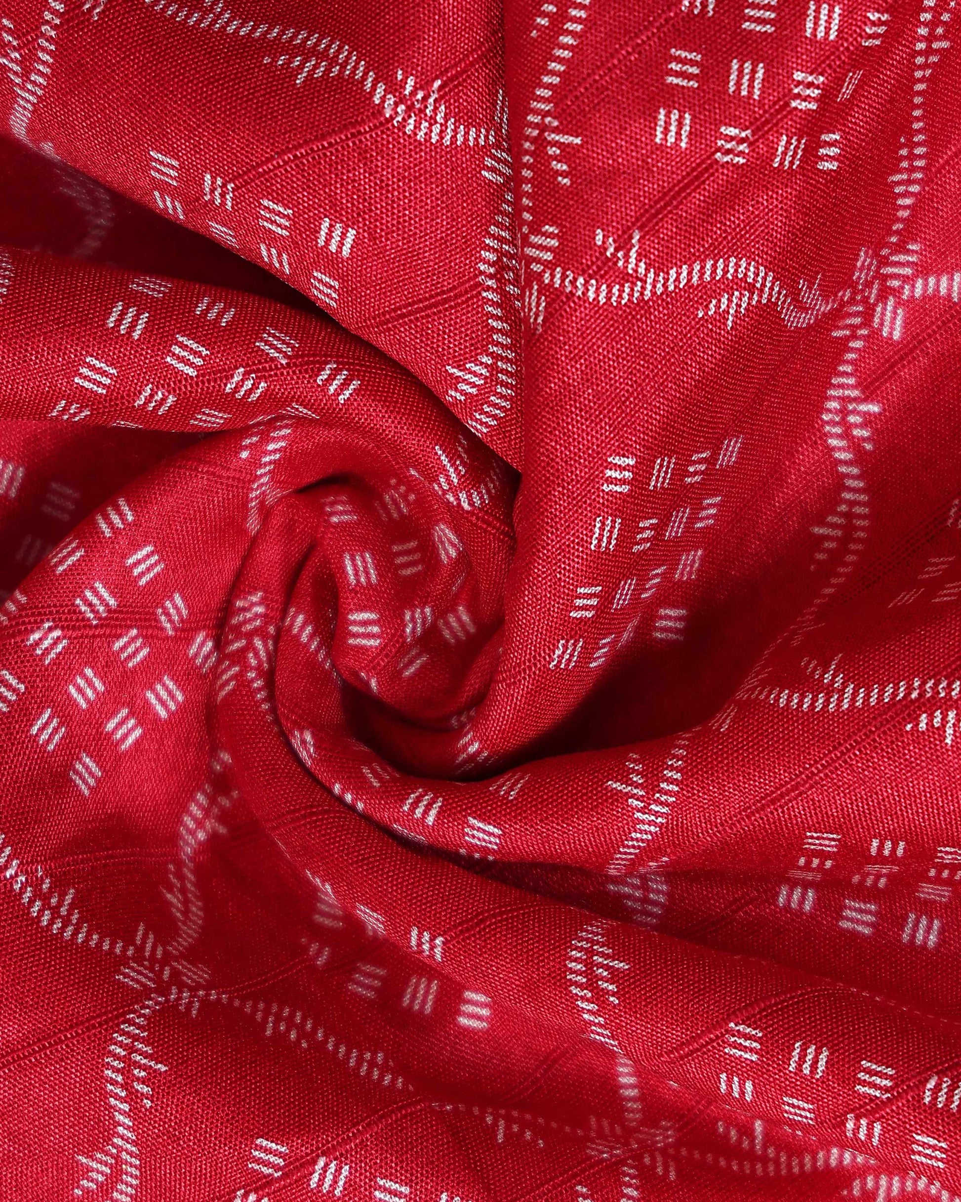 Elegant Dola Silk Saree with Intricate Geometric and Floral Pattern Enhanced by a Contrast Border - Red-Close Up