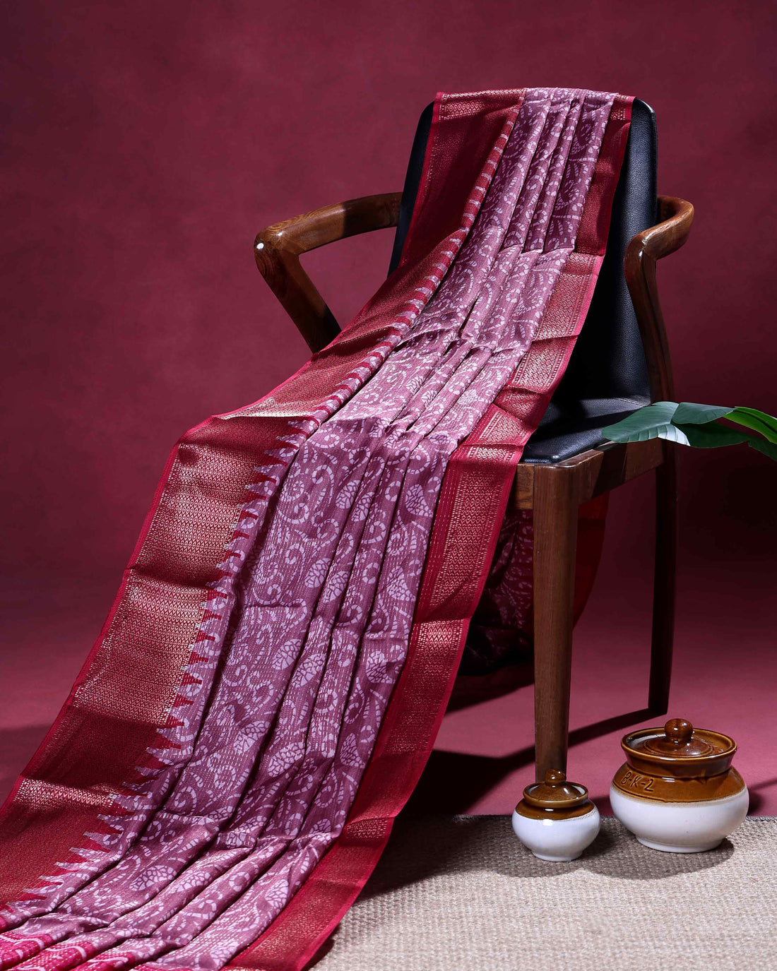 Elegant Dola Silk Saree with Intricate Traditional Motif Weaving and Rich Zari Woven Border with Textured Pallu - Onion Pink
