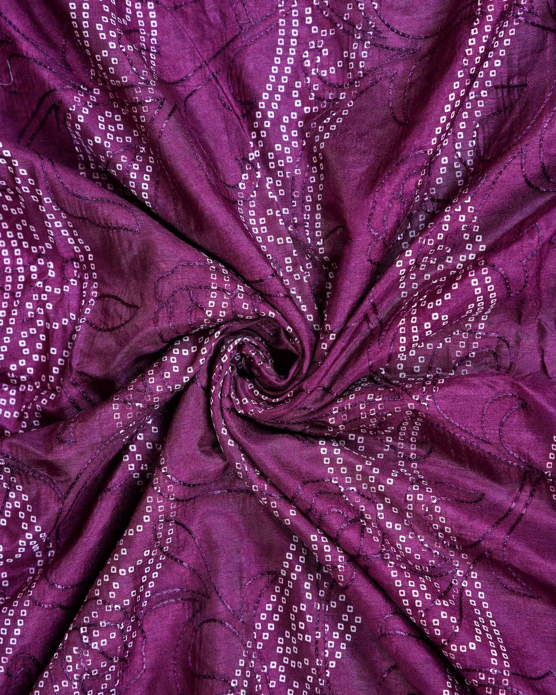 Elegant Dola Silk Saree with Intricate Wave Inspired Buti Motifs and Traditional Zari Woven Border Design - Purple-Close Up