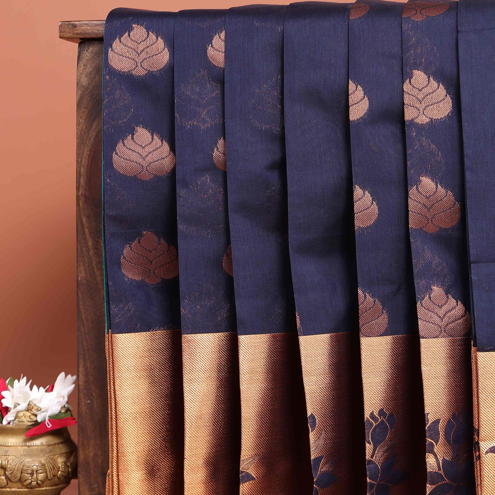 Elegant Elampillai Handloom Silk Cotton Saree with Intricate Copper Zari Motifs and Rich Contrast Border - Navy Blue