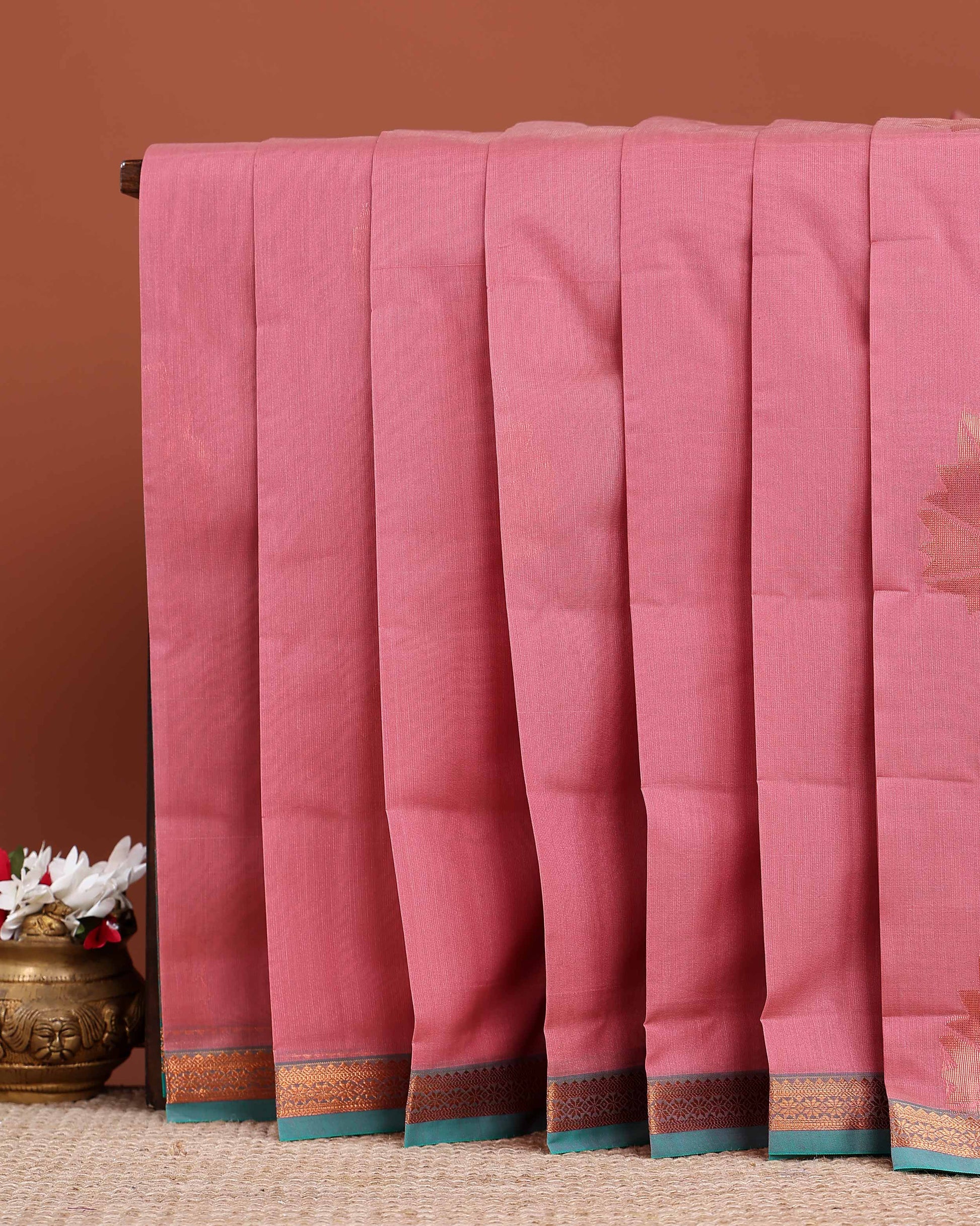 Elegant Elampillai Silk Cotton Handloom Saree with Woven Contrast Border Detail - Onion Pink