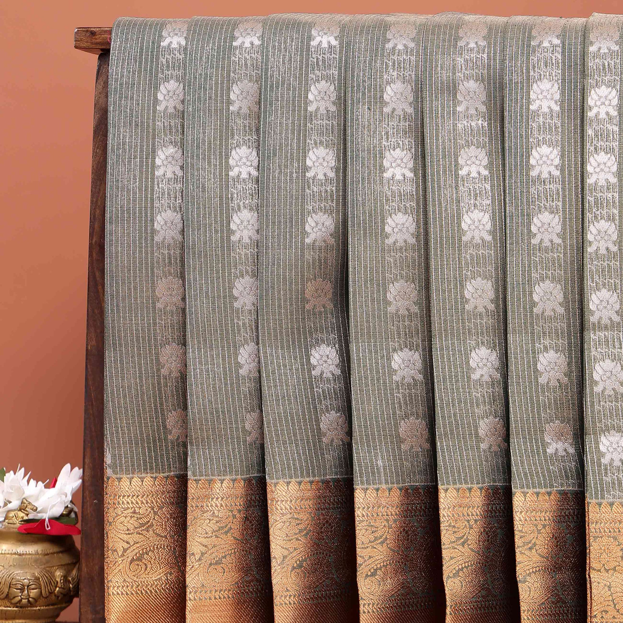 Elegant Elampillai Silk Cotton Saree with Checkered Weave and Floral Motifs - Grey