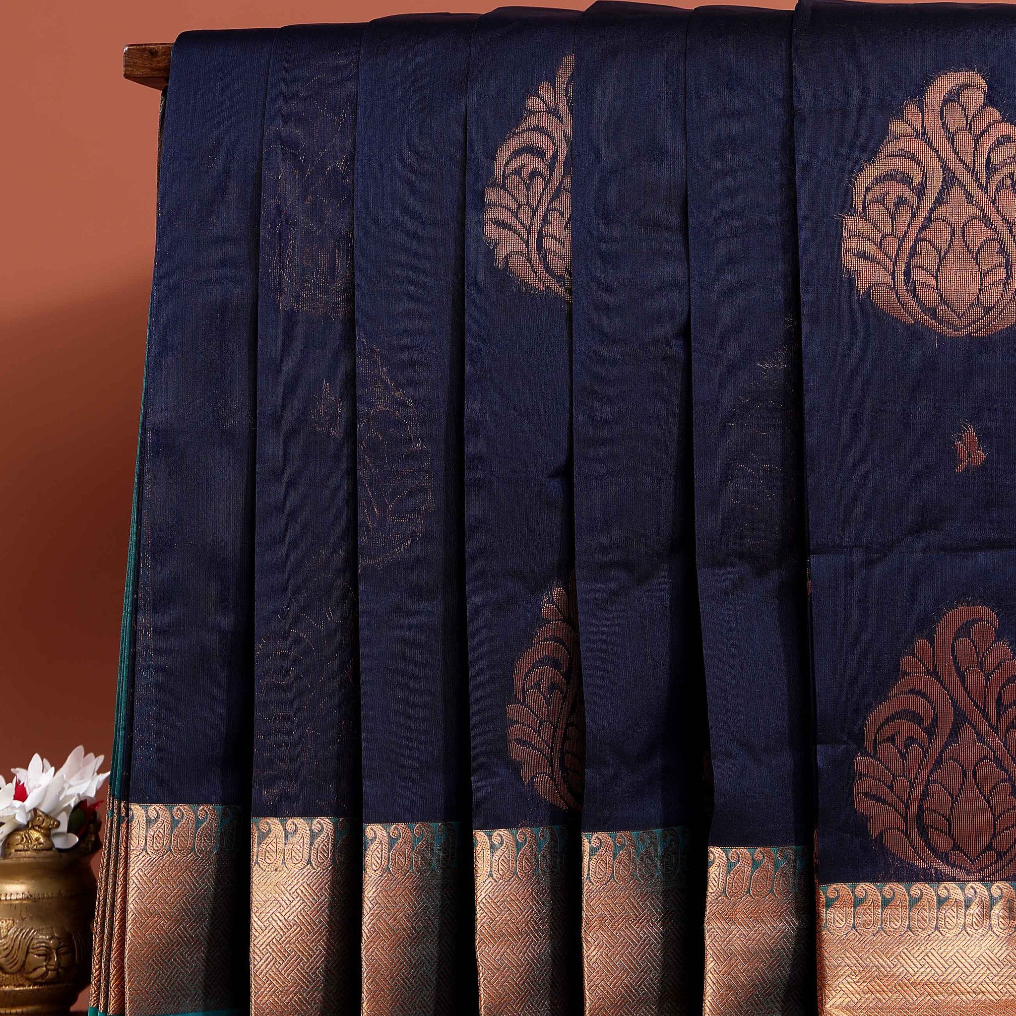 Elegant Elampillai Silk Cotton Saree with Classic Zari Border and Paisley Motifs - Navy Blue