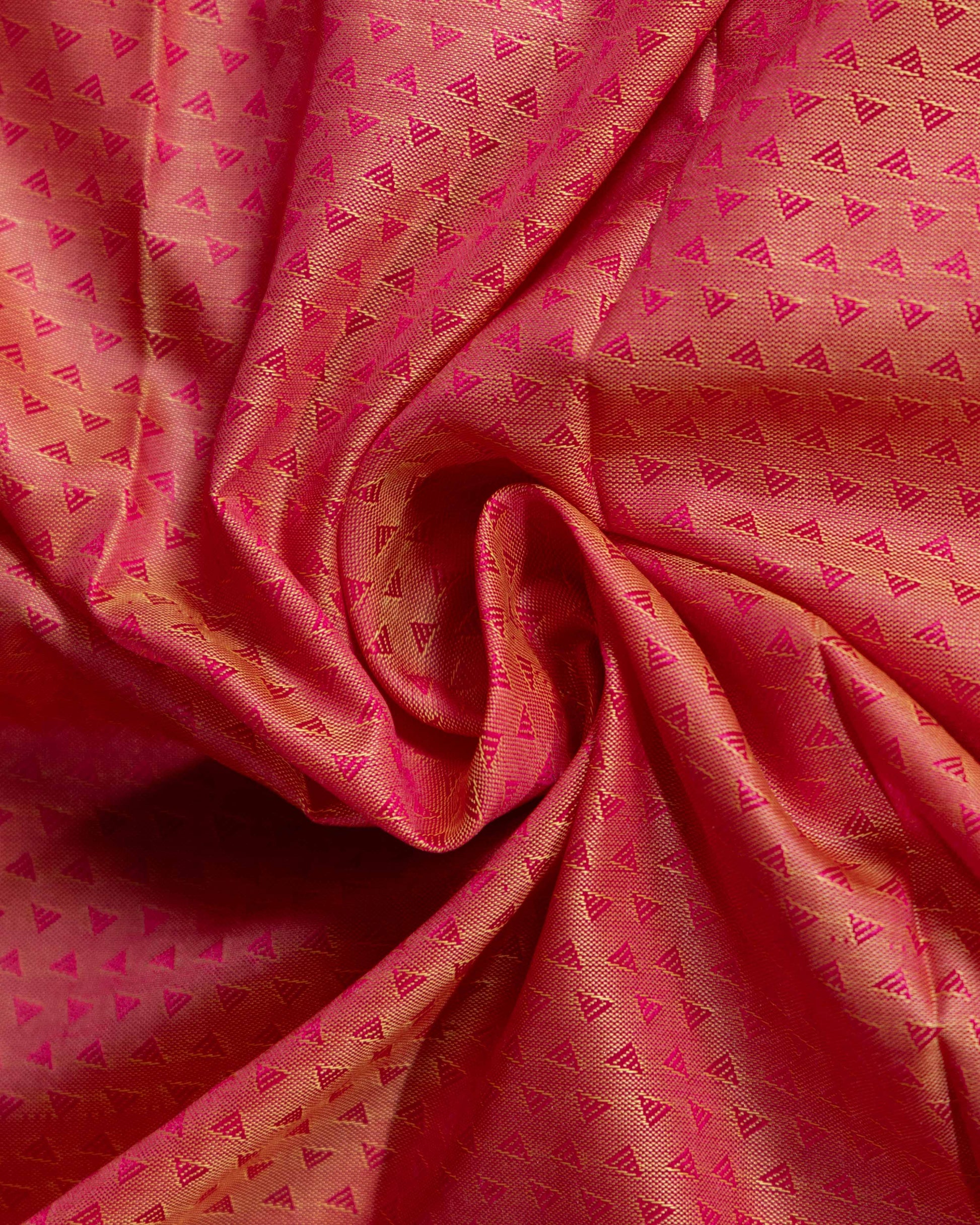 Elegant Elampillai Silk Cotton Saree with Intricate Weave and Rich Border - CLOSEUP