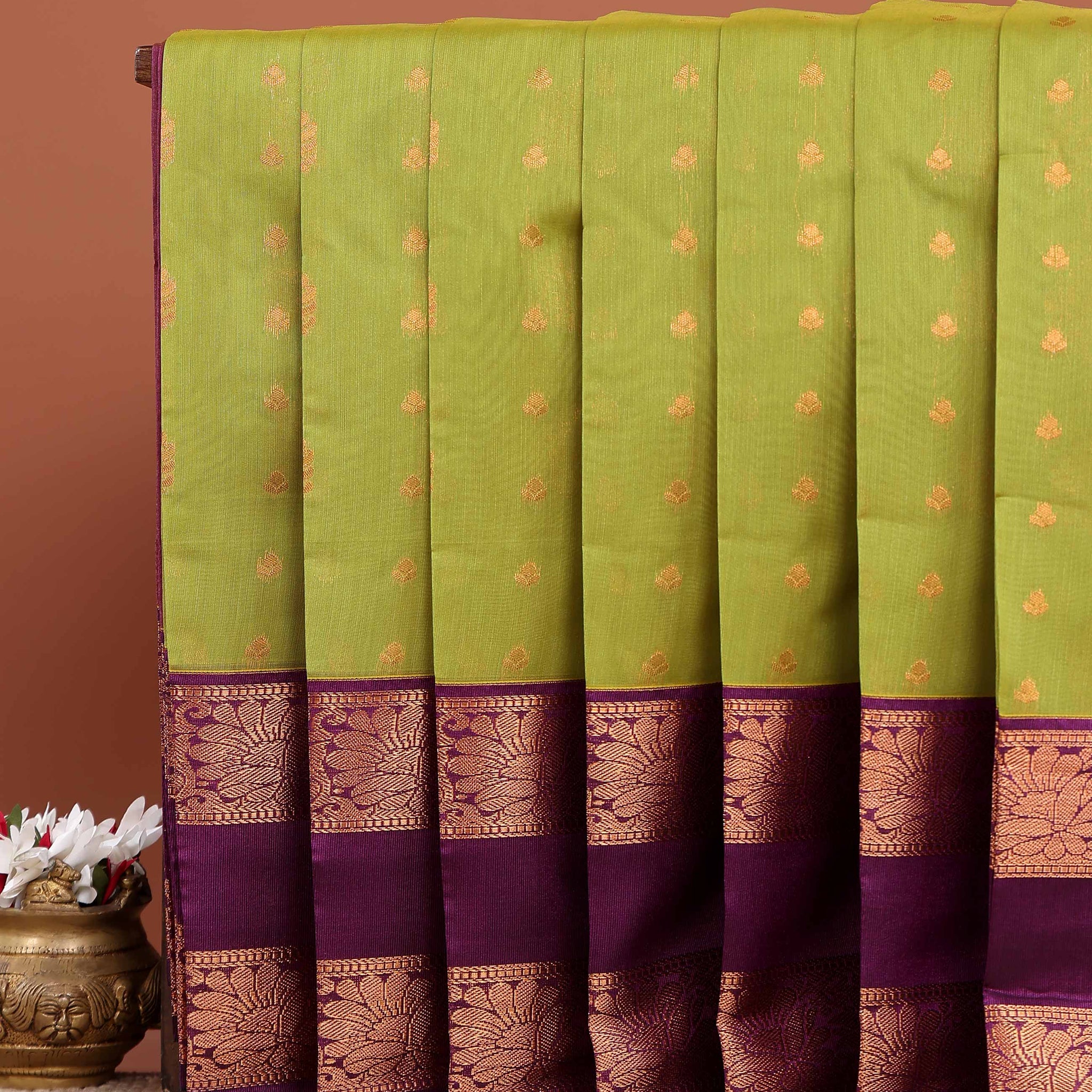 Elegant Elampillai Silk Cotton Saree with Intricate Zari Motifs and Elegant Contrast Border - Green