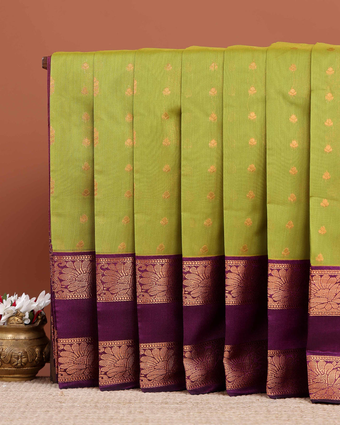 Elegant Elampillai Silk Cotton Saree with Intricate Zari Motifs and Elegant Contrast Border - Green