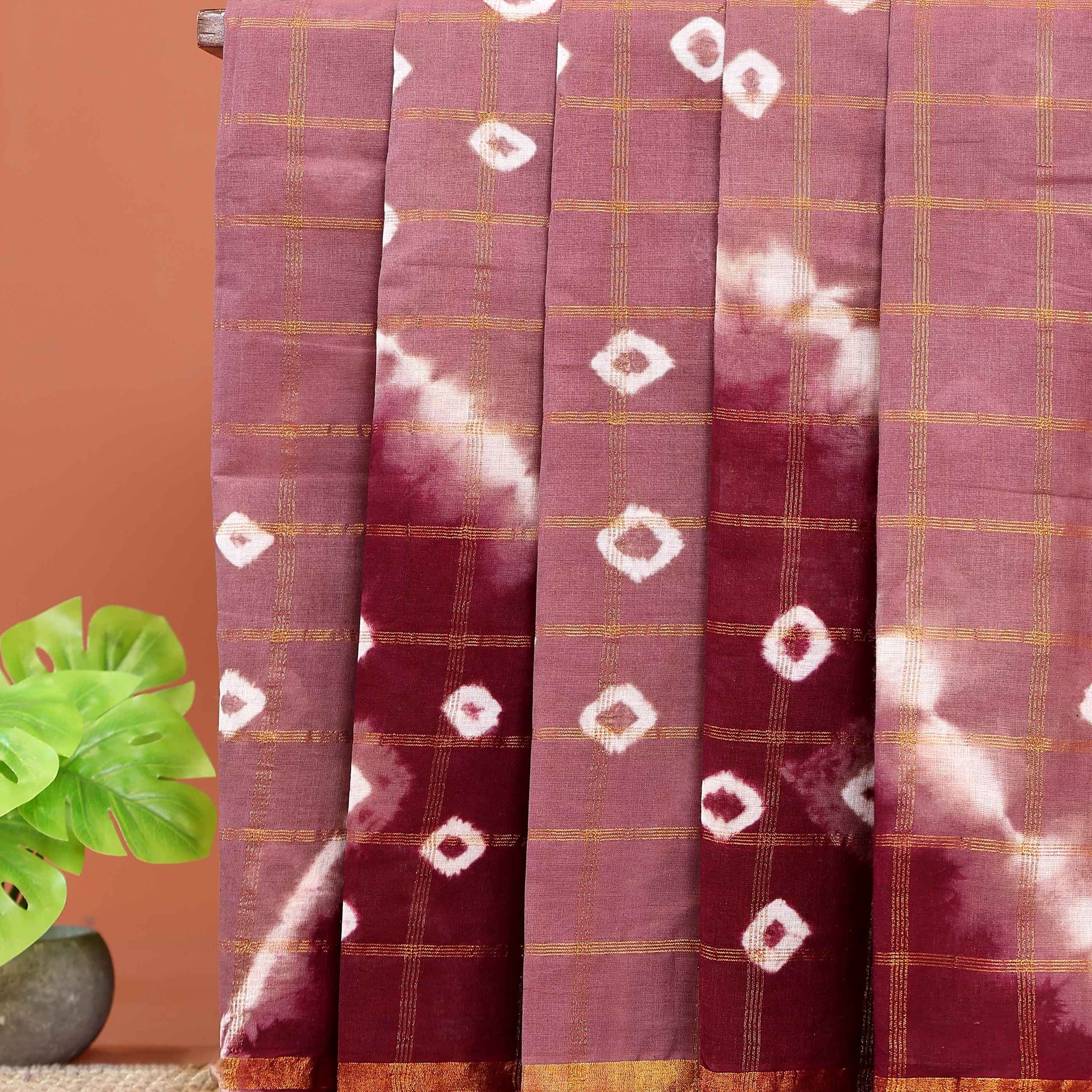 Elegant Handcrafted Sungudi Cotton Saree with Check Pattern and Bandhani Dots  - Onion Pink