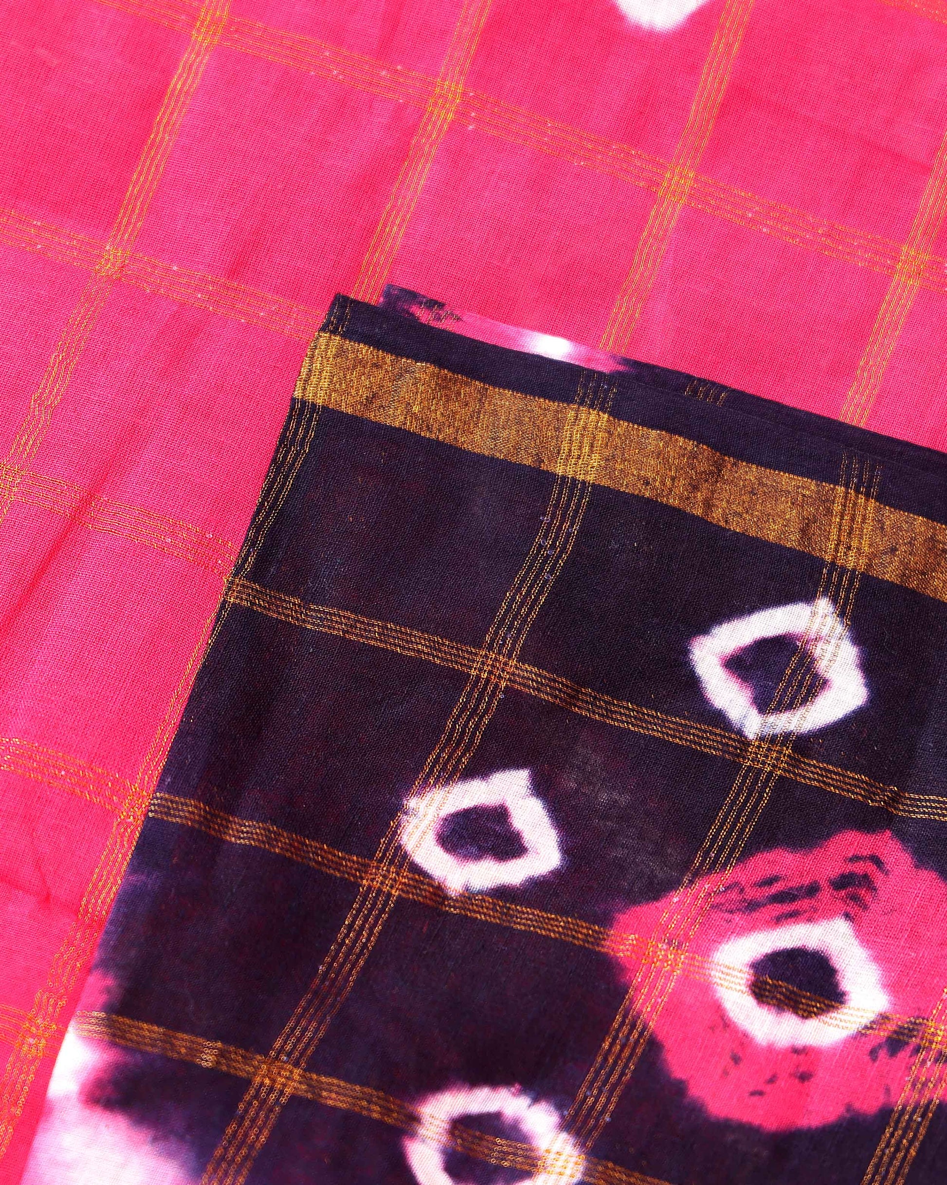 Elegant Handcrafted Sungudi Cotton Saree with Check Pattern and Bandhani Dots  - Pink