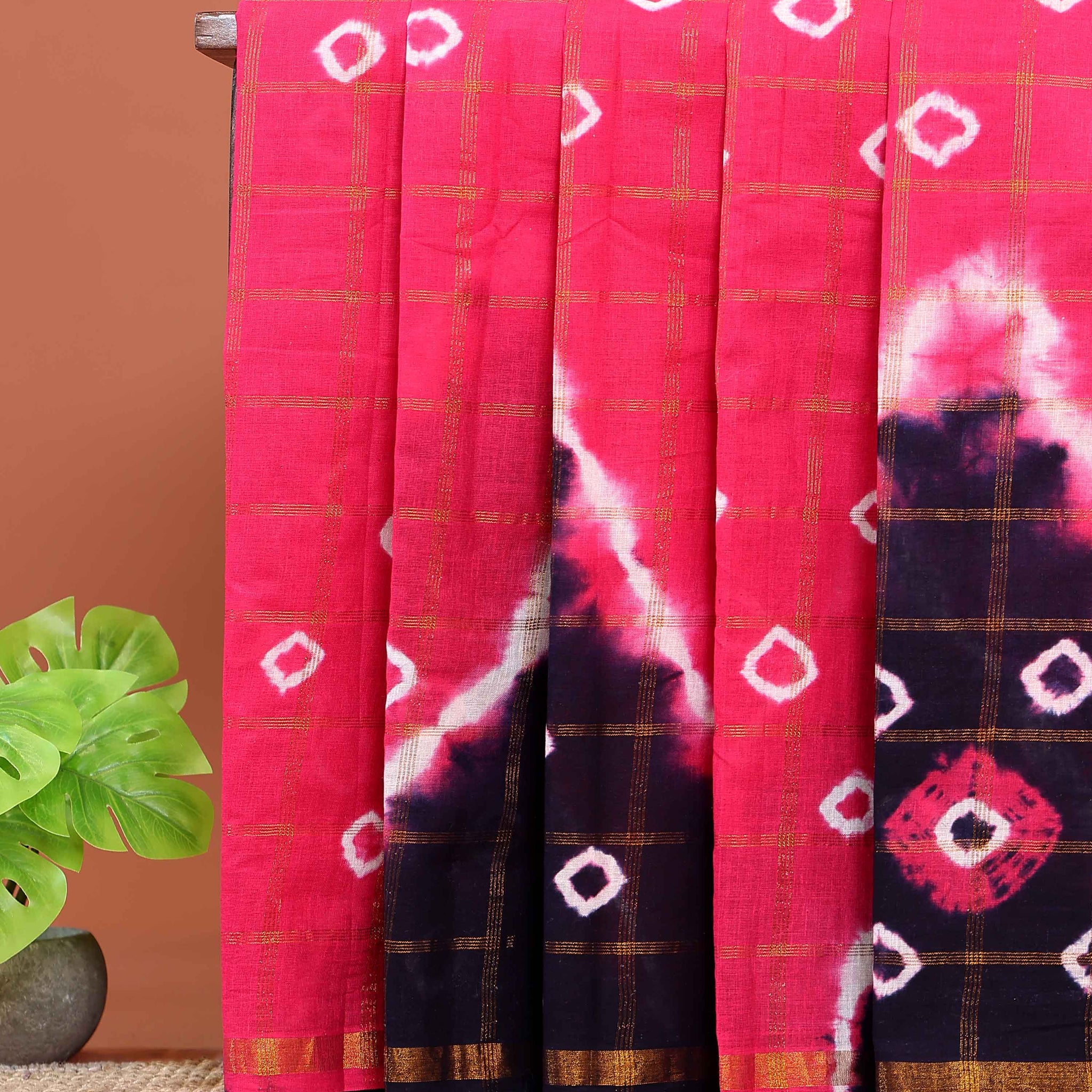 Elegant Handcrafted Sungudi Cotton Saree with Check Pattern and Bandhani Dots  - Pink